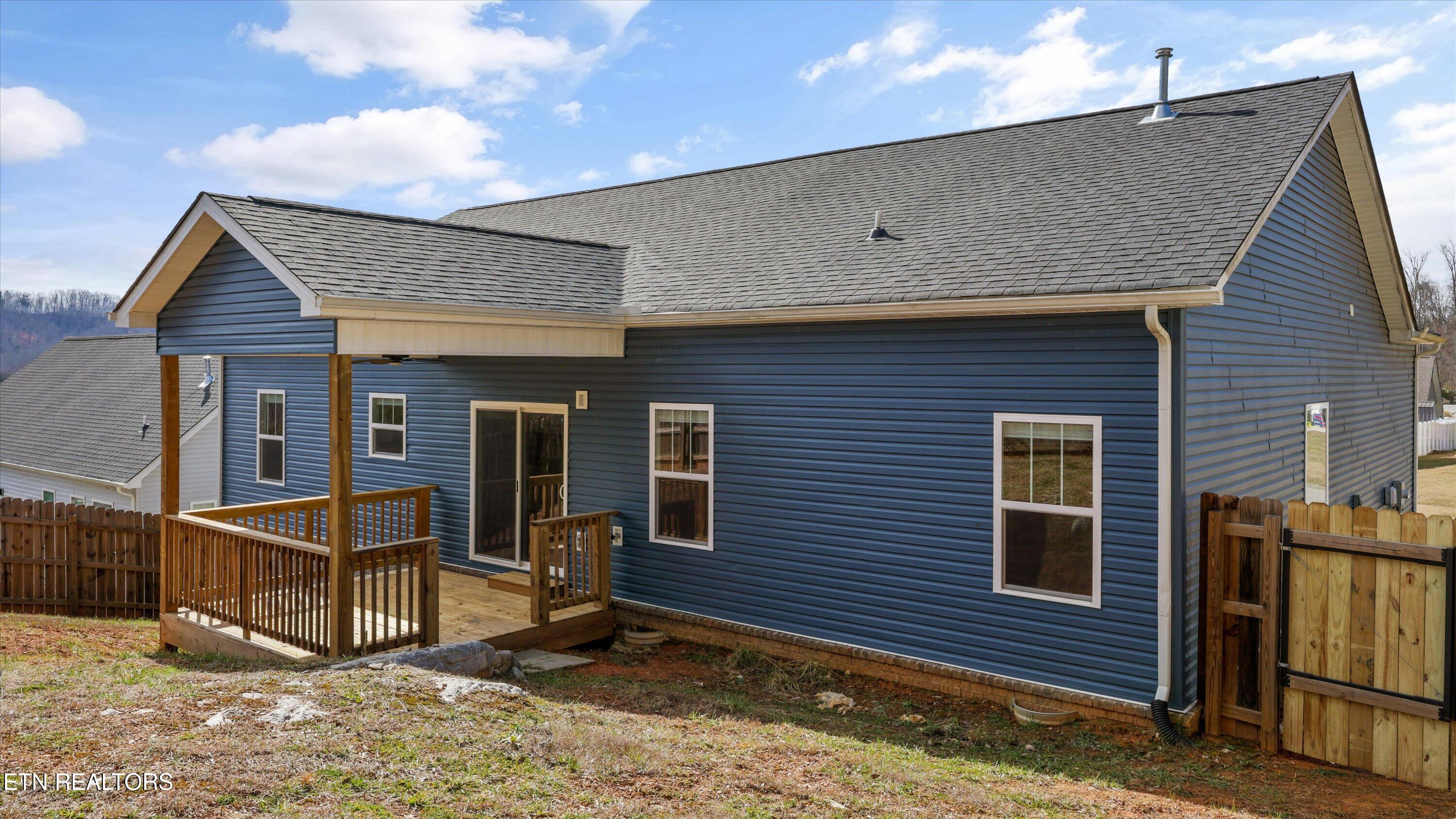 208 Daniel Morris Point Clinton TN 37716