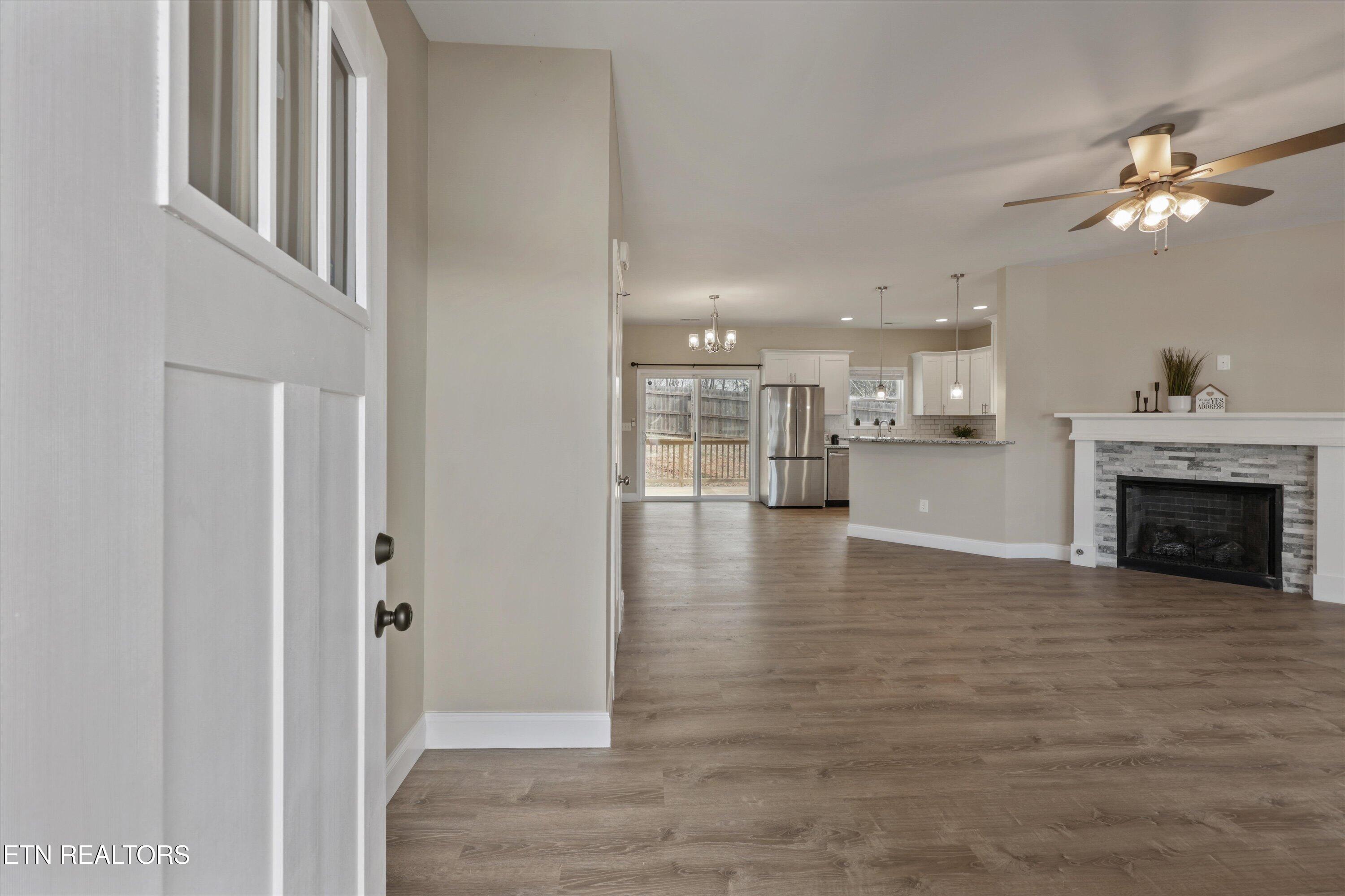 208 Daniel Morris Point Clinton TN 37716