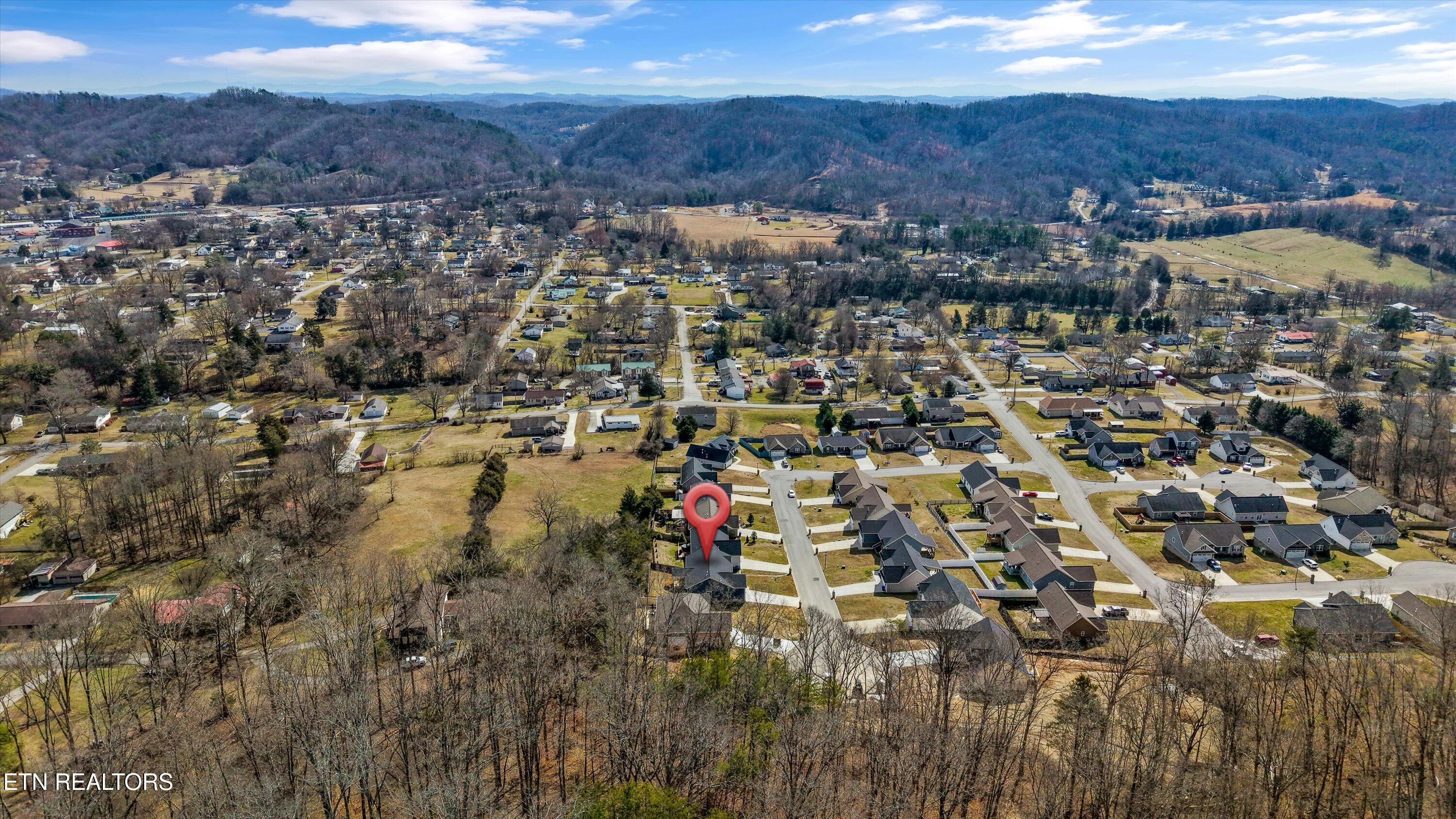 208 Daniel Morris Point Clinton TN 37716