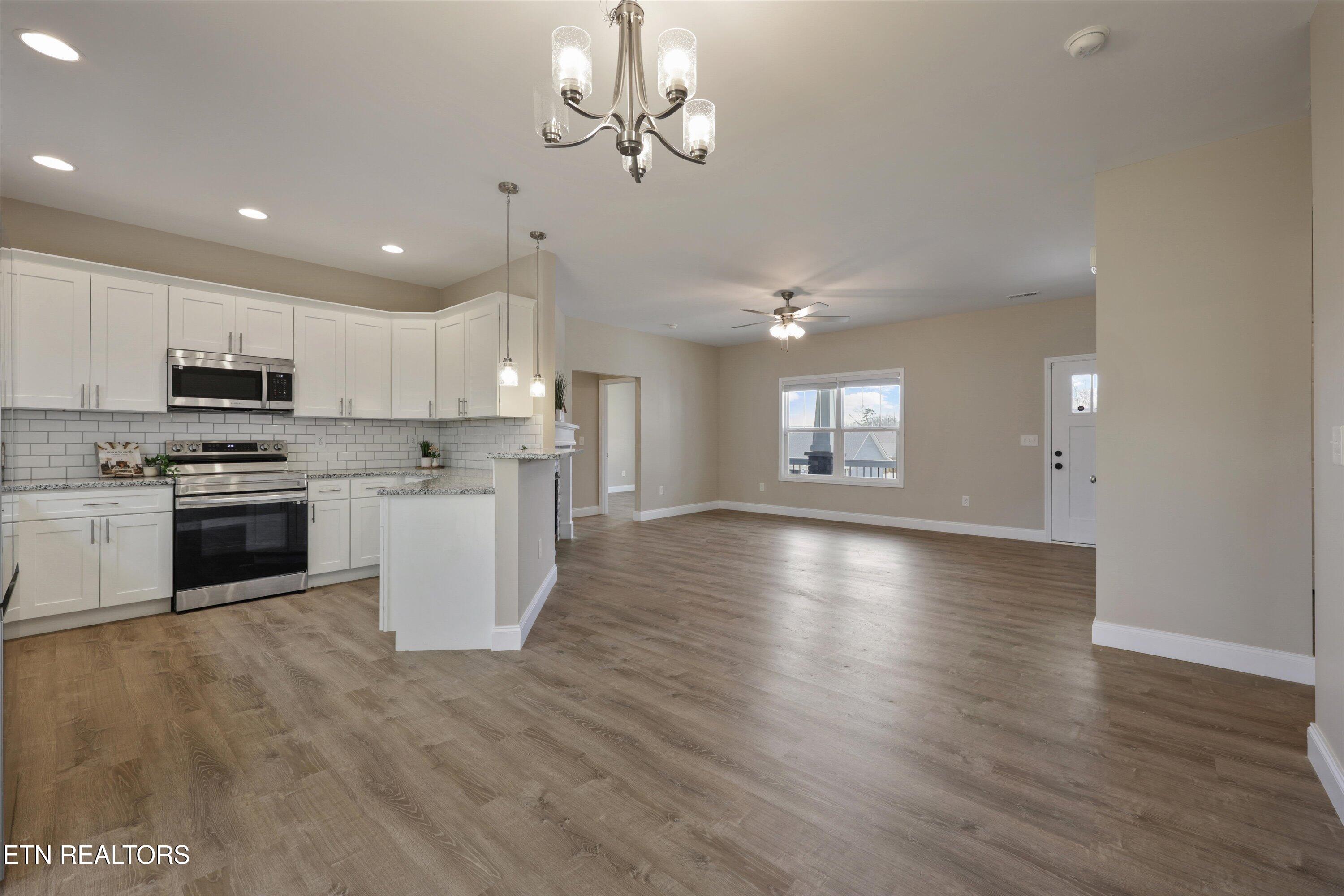 208 Daniel Morris Point Clinton TN 37716