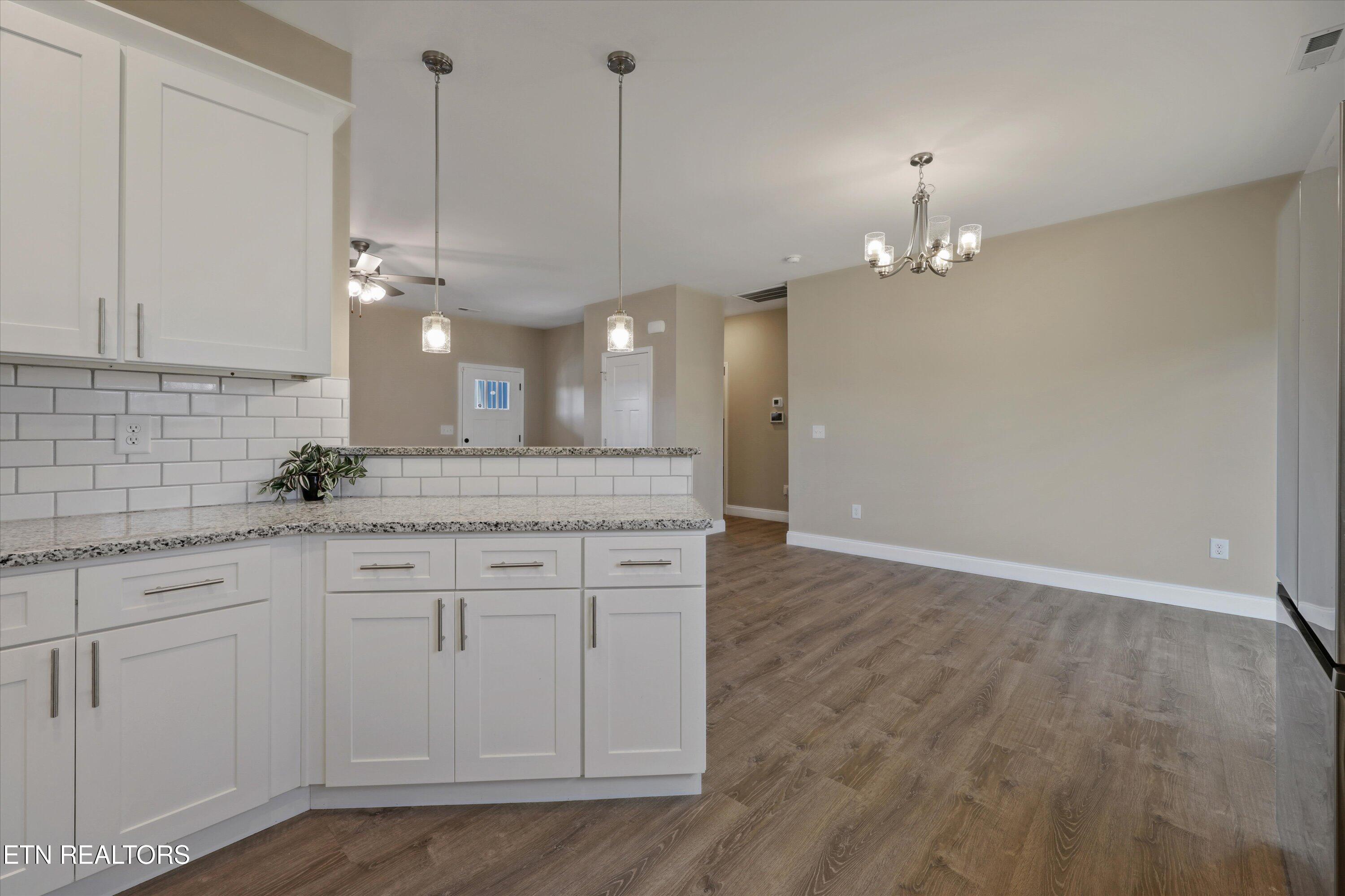 208 Daniel Morris Point Clinton TN 37716