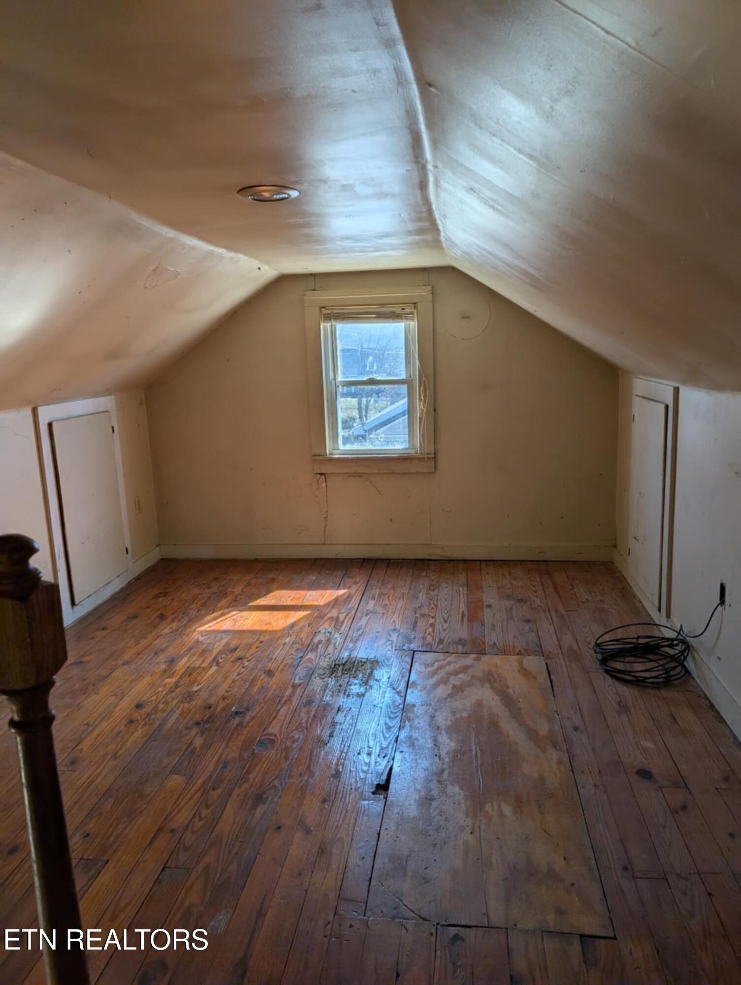 227 E Weaver Street Clinton TN 37716