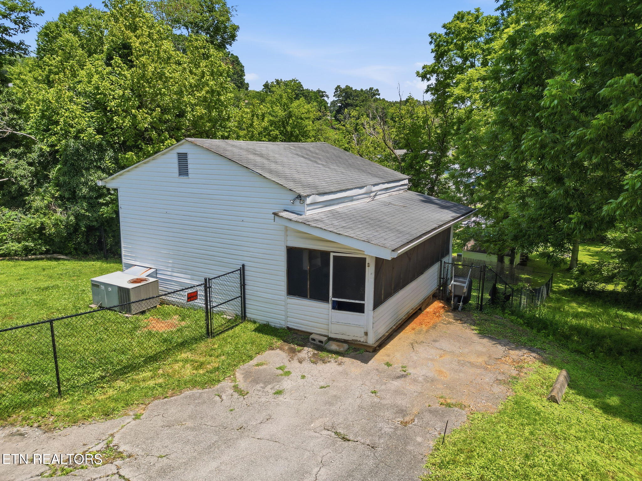 124 Salem Road Oak Ridge TN 37830