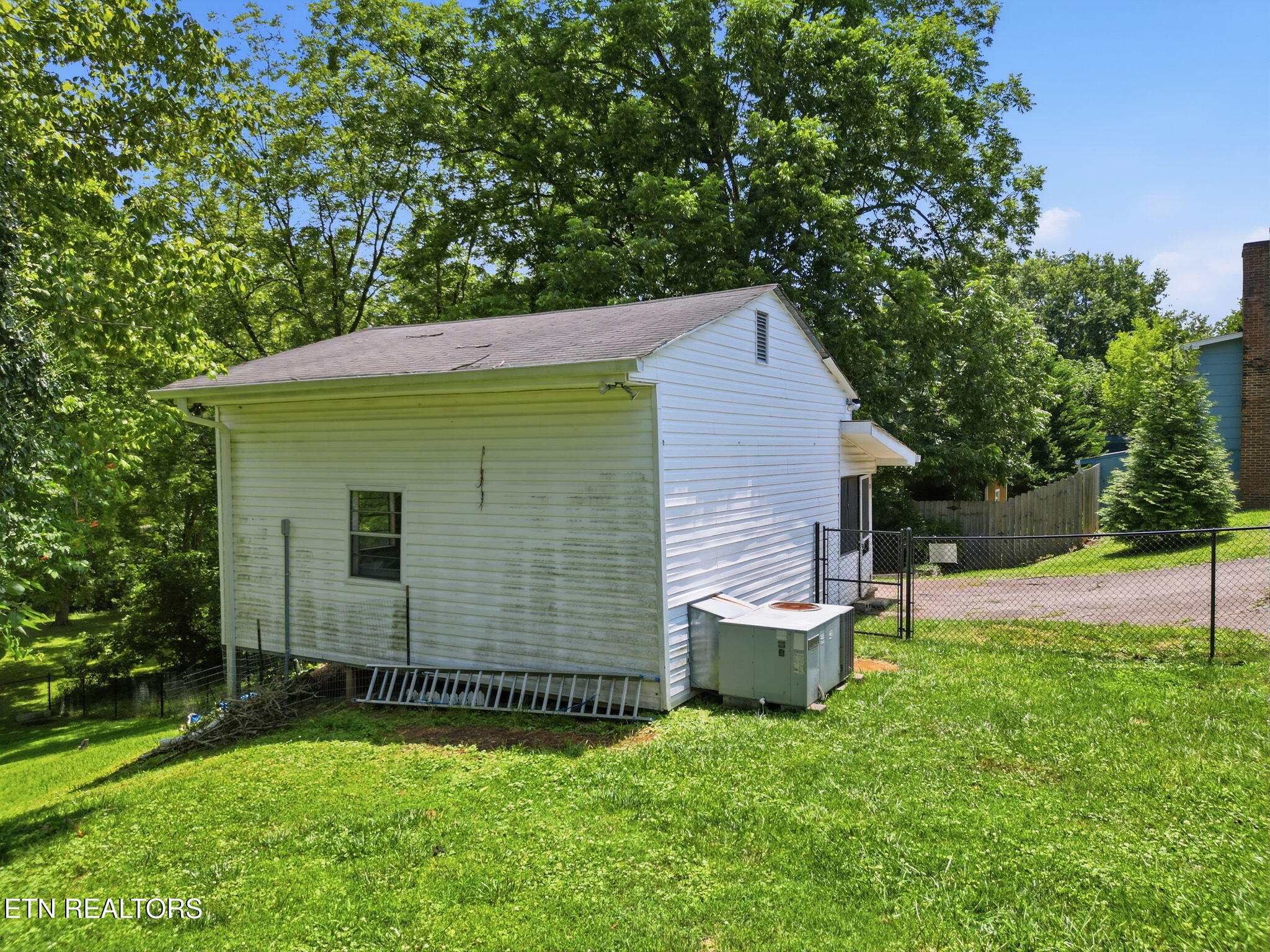 124 Salem Road Oak Ridge TN 37830