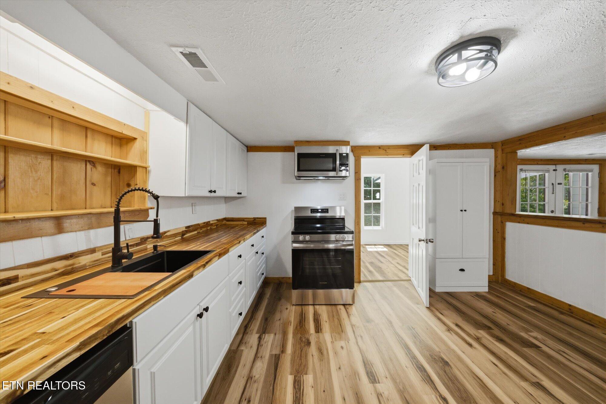 890 Indian Gap Road Sevierville TN 37876