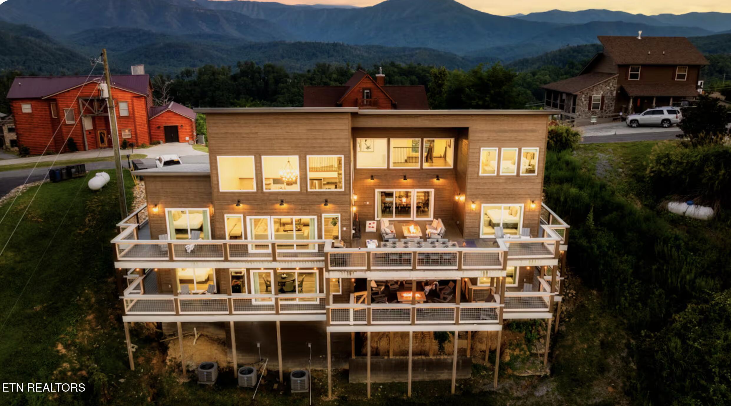 712 Bear Walk Way Gatlinburg TN 37738