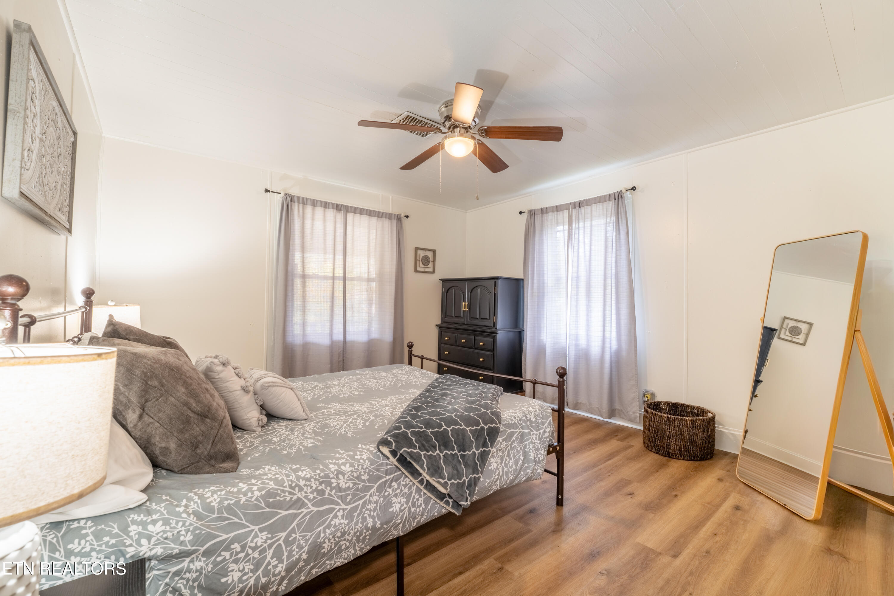 614 E Brushy Valley Drive Powell TN 37849