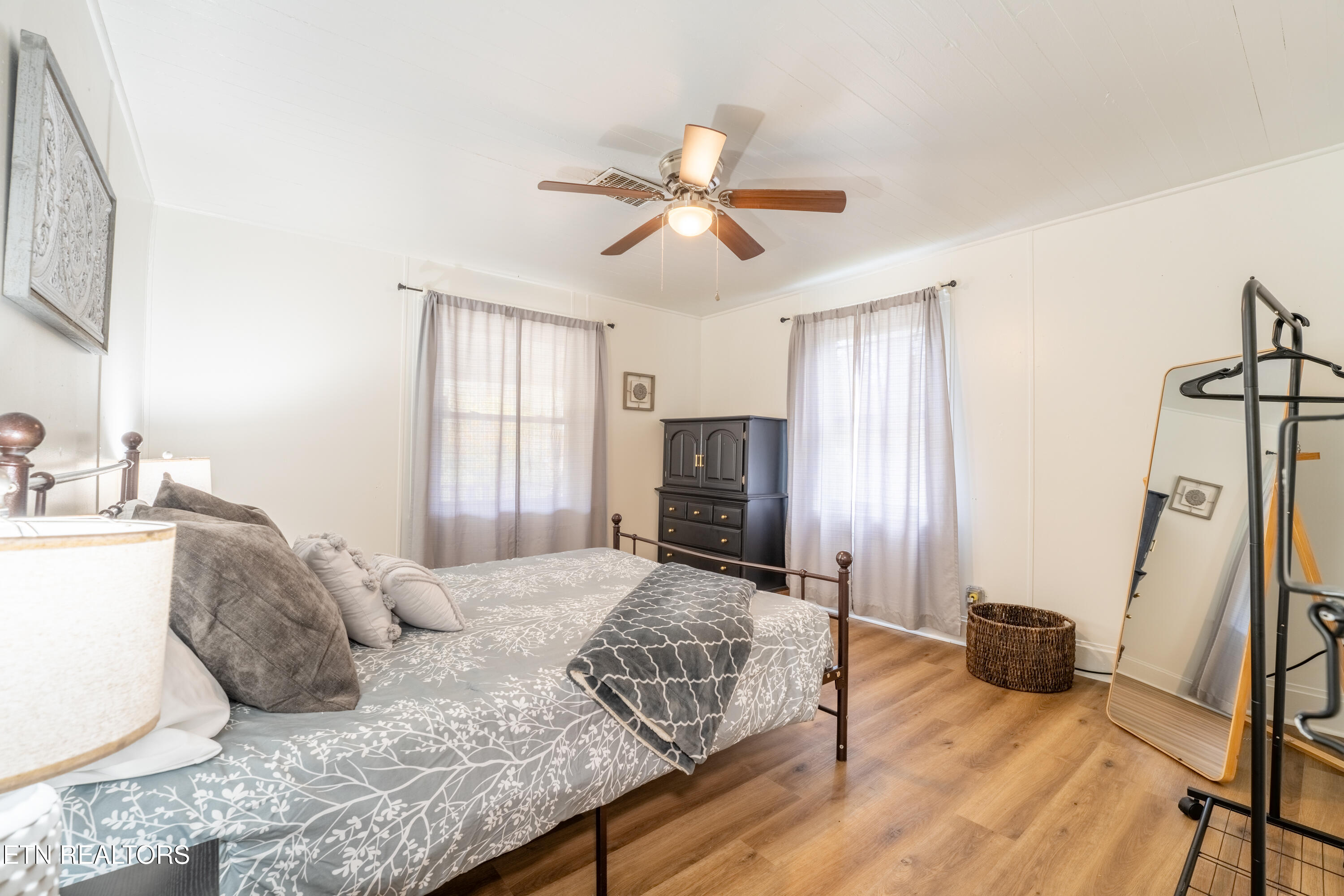 614 E Brushy Valley Drive Powell TN 37849