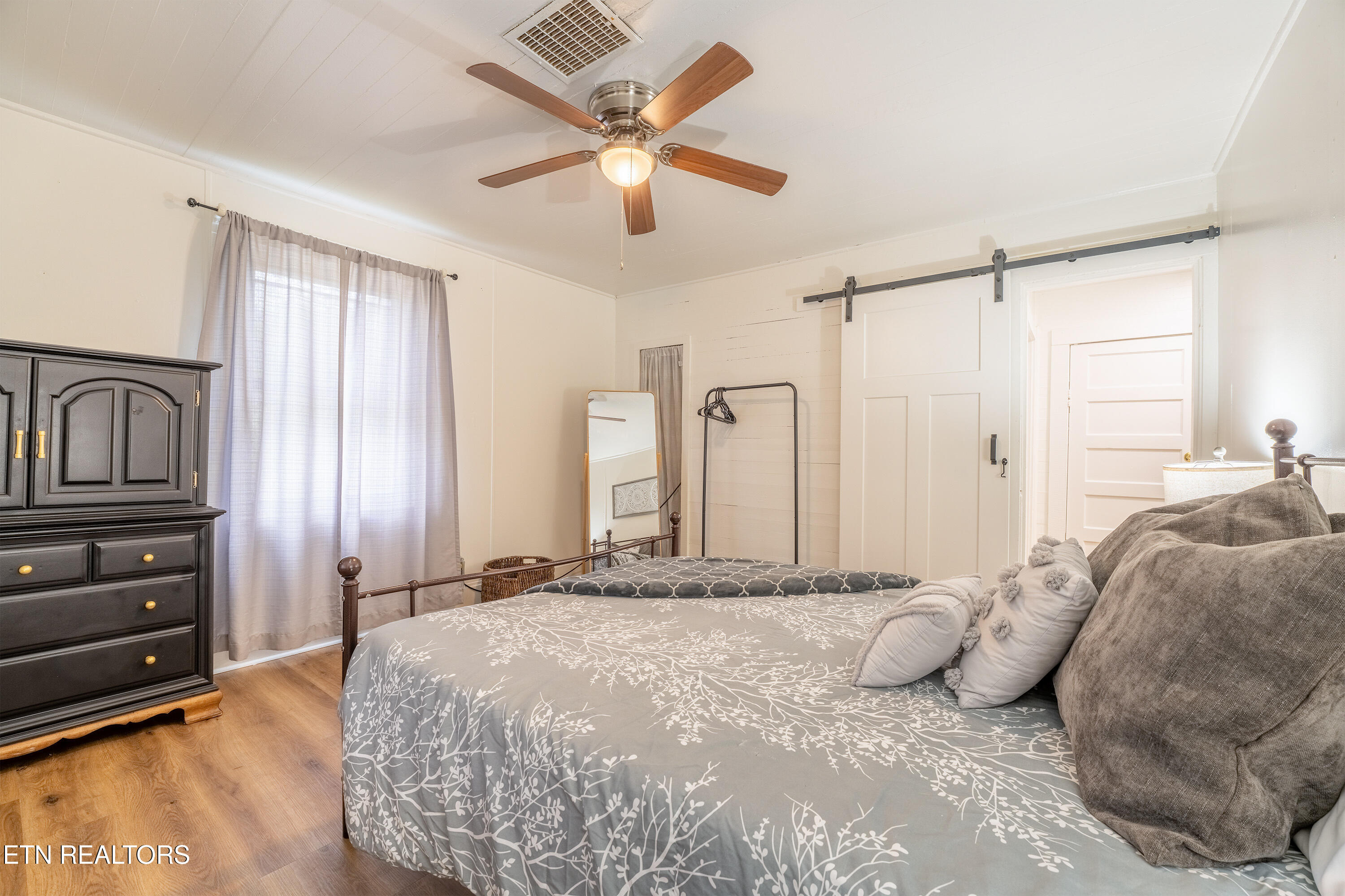 614 E Brushy Valley Drive Powell TN 37849