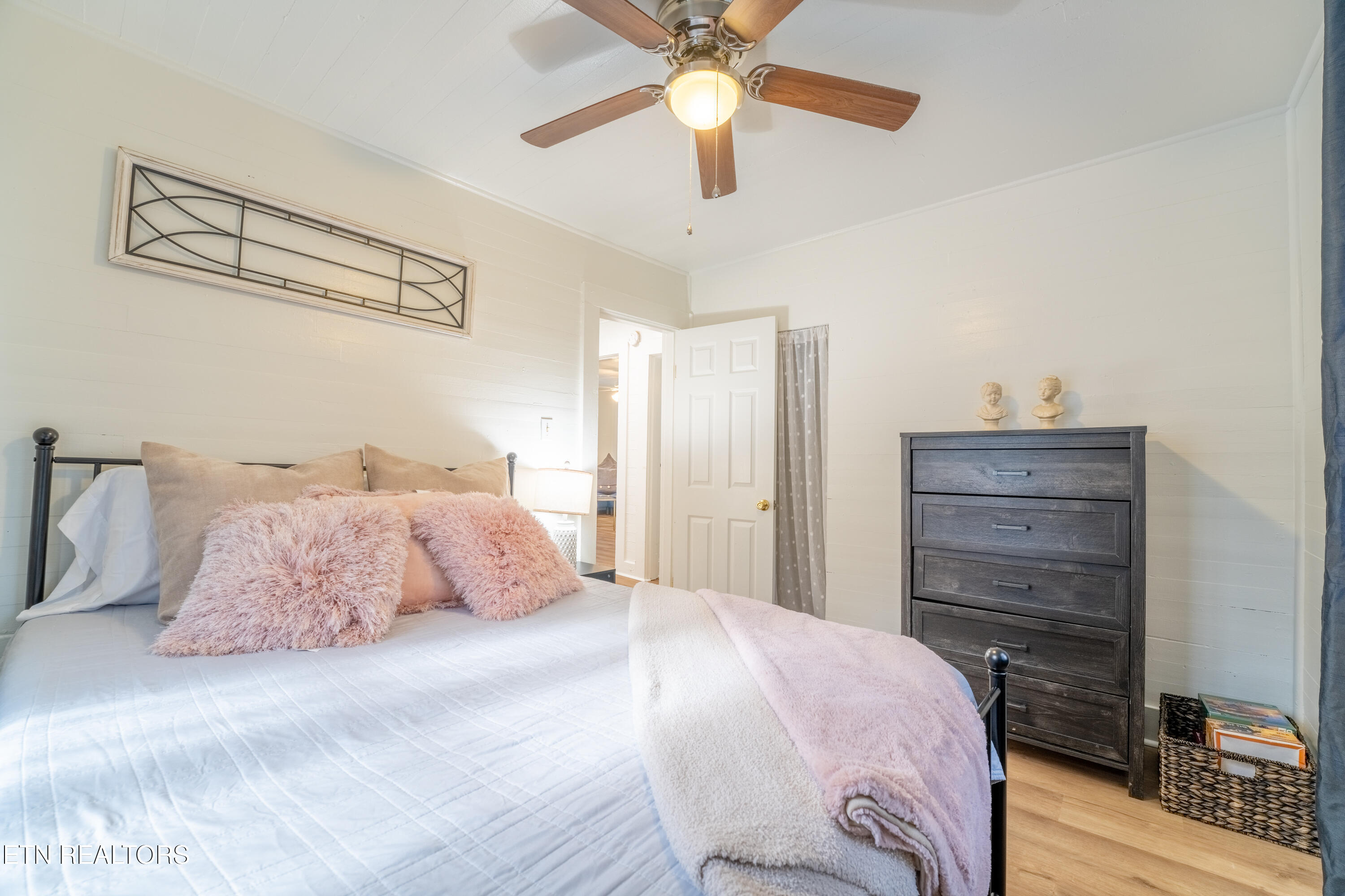 614 E Brushy Valley Drive Powell TN 37849