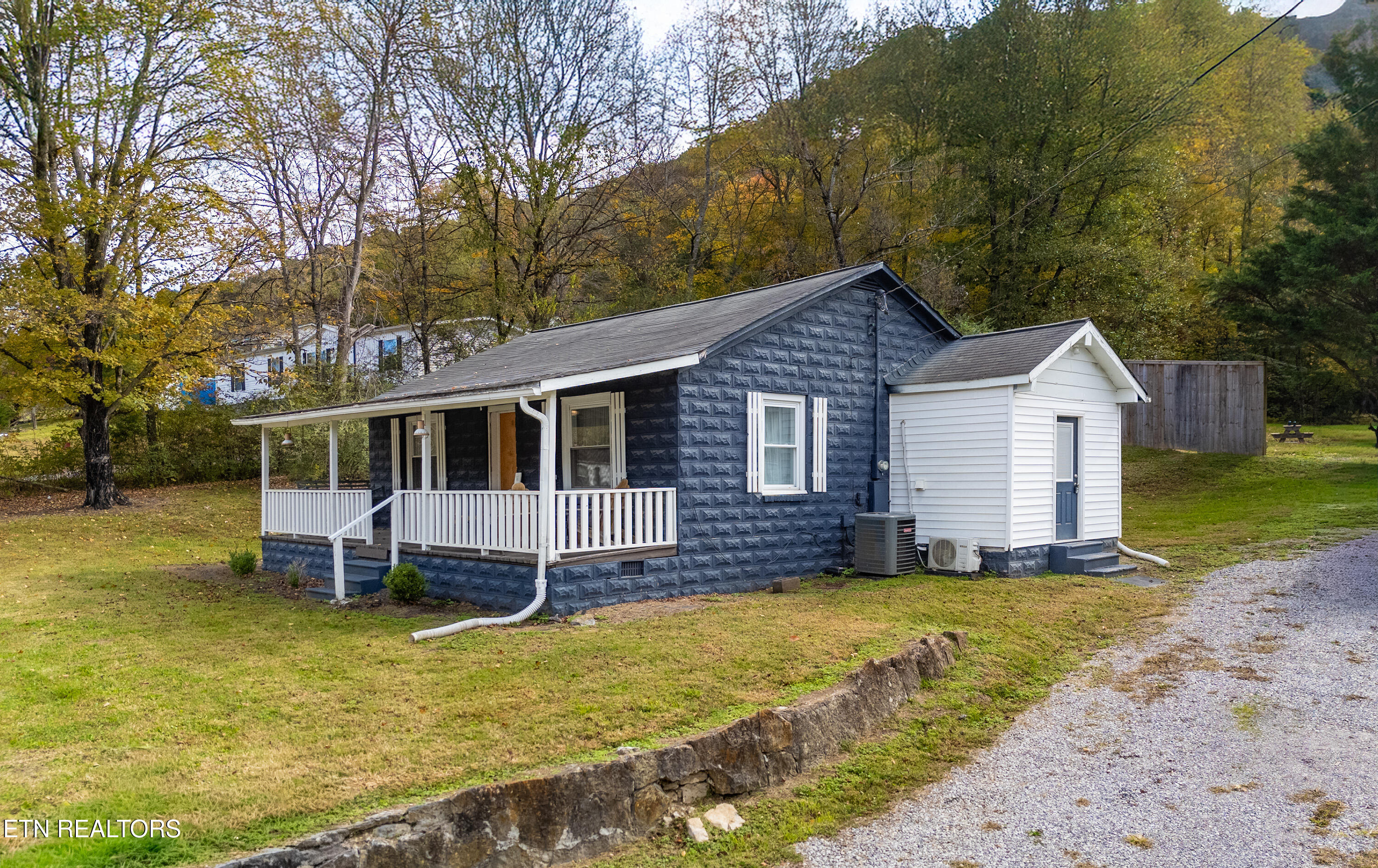 614 E Brushy Valley Drive Powell TN 37849