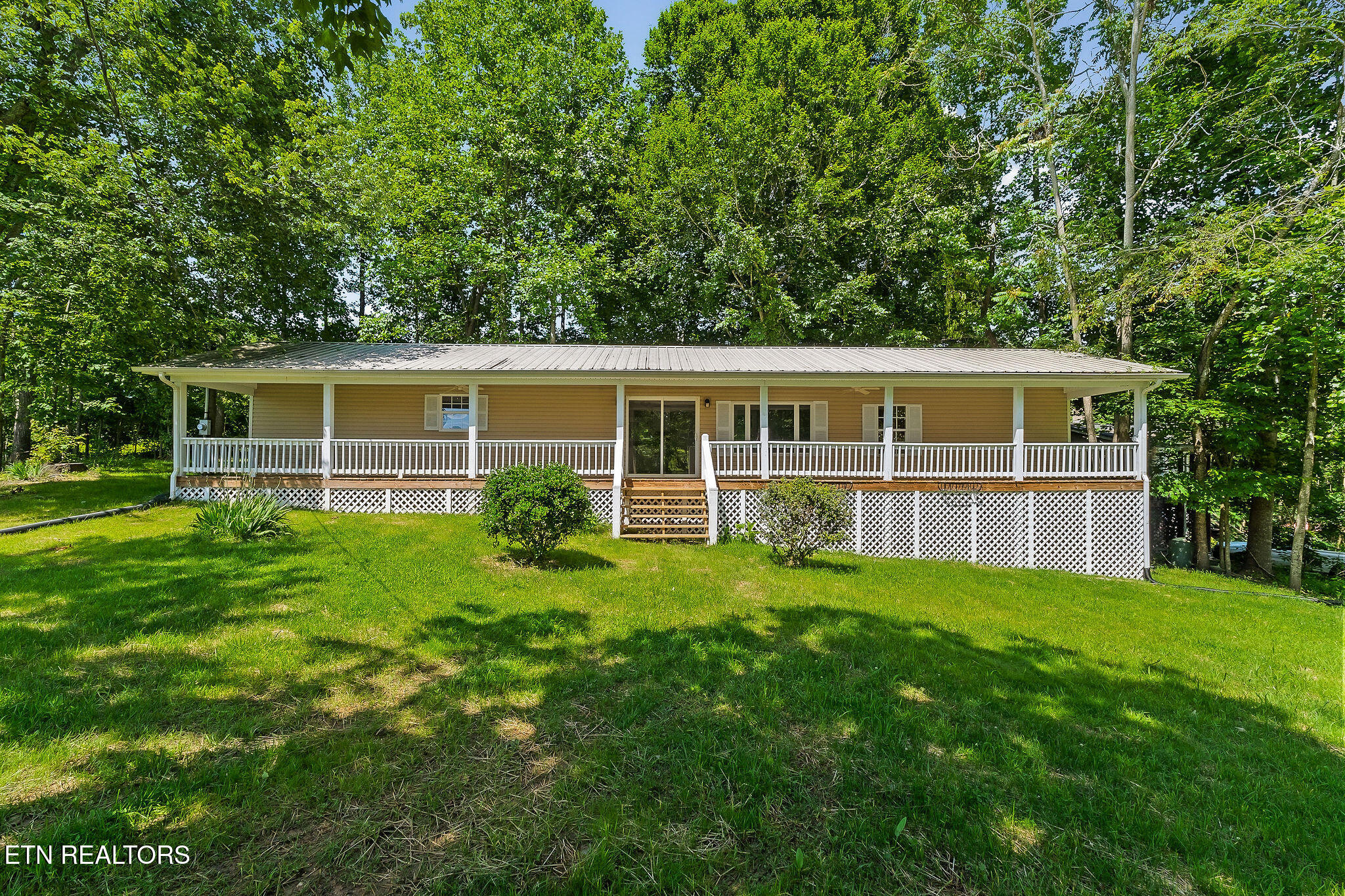 1007 Eastridge Drive Byrdstown TN 38549