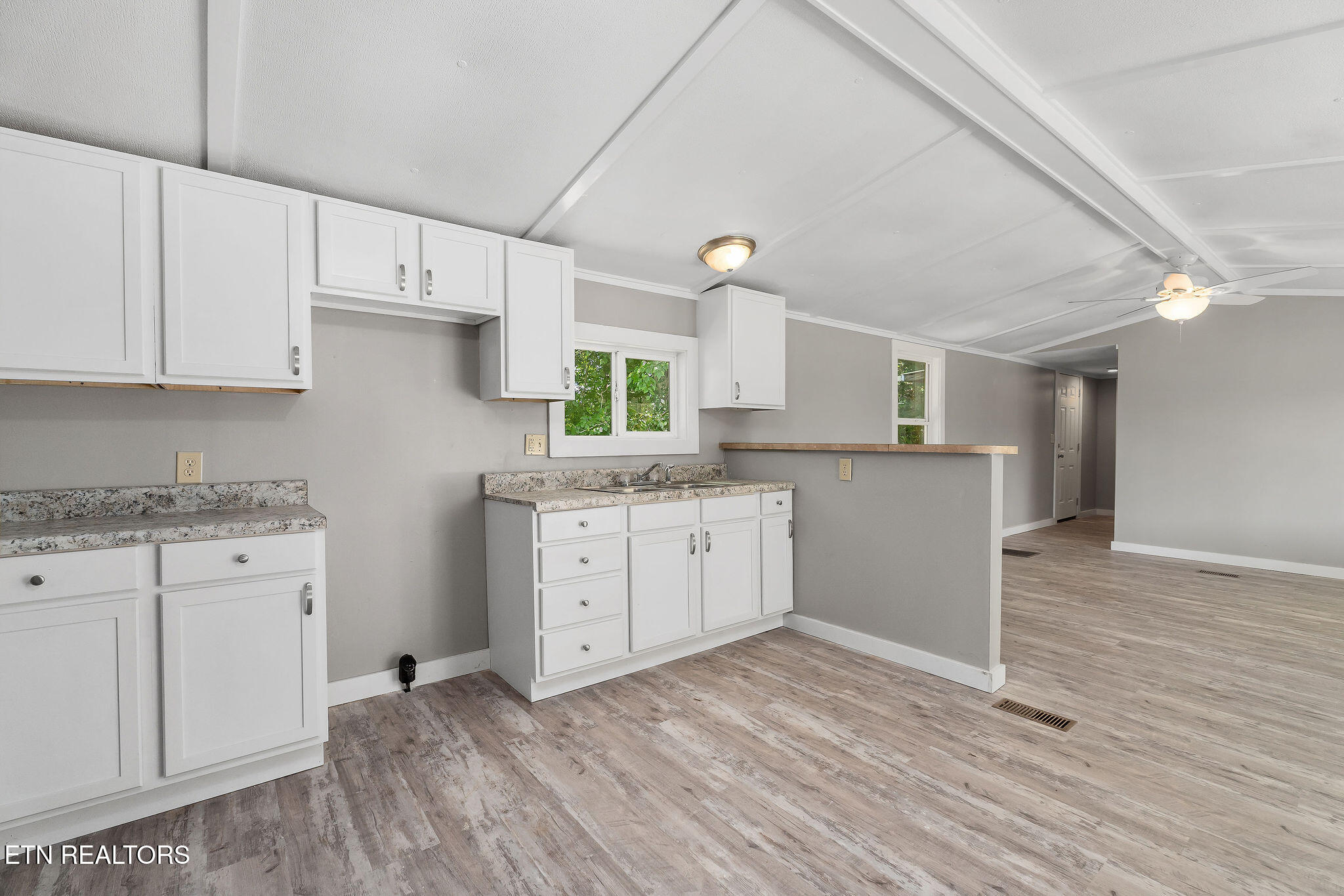 1007 Eastridge Drive Byrdstown TN 38549