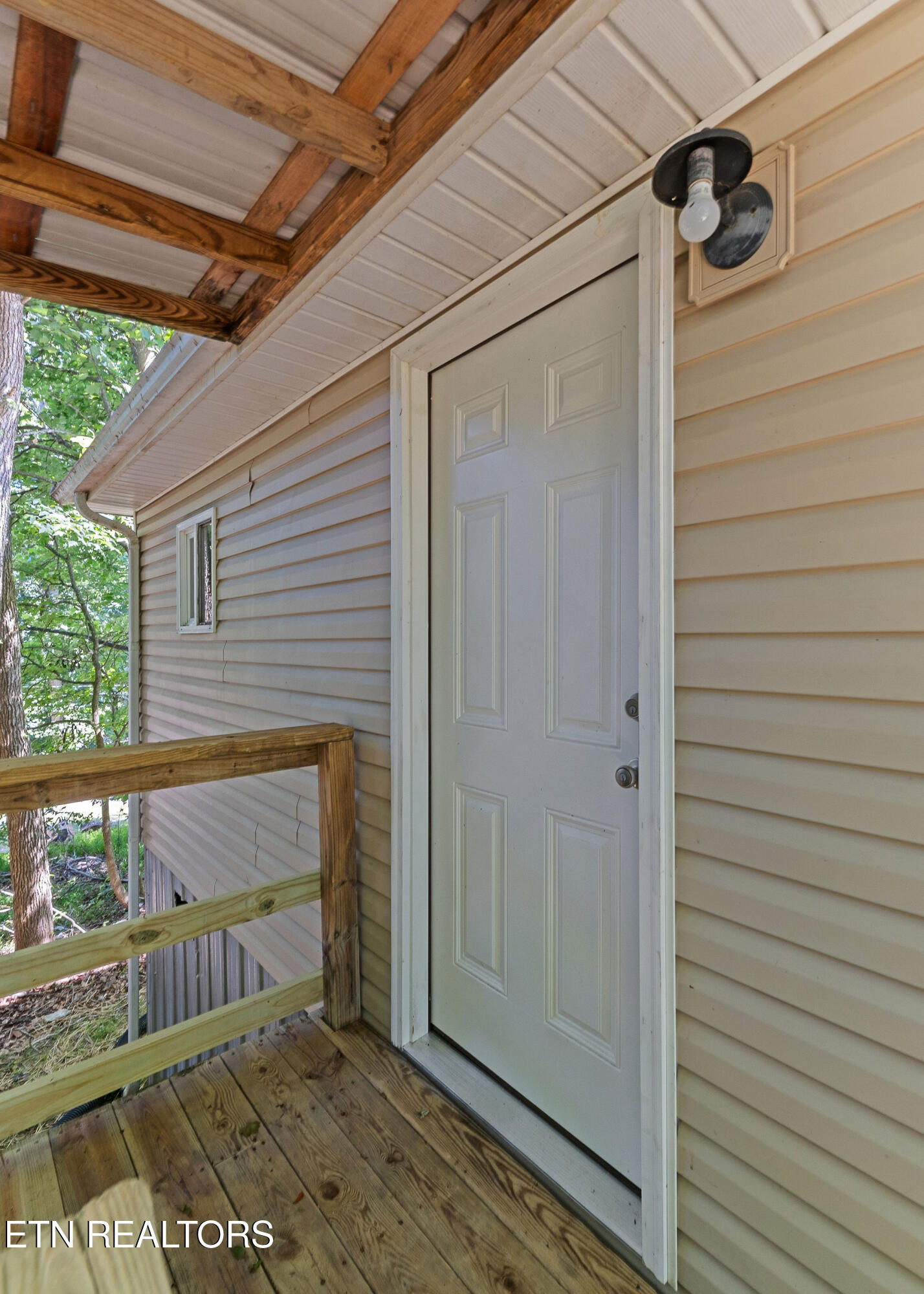 1007 Eastridge Drive Byrdstown TN 38549