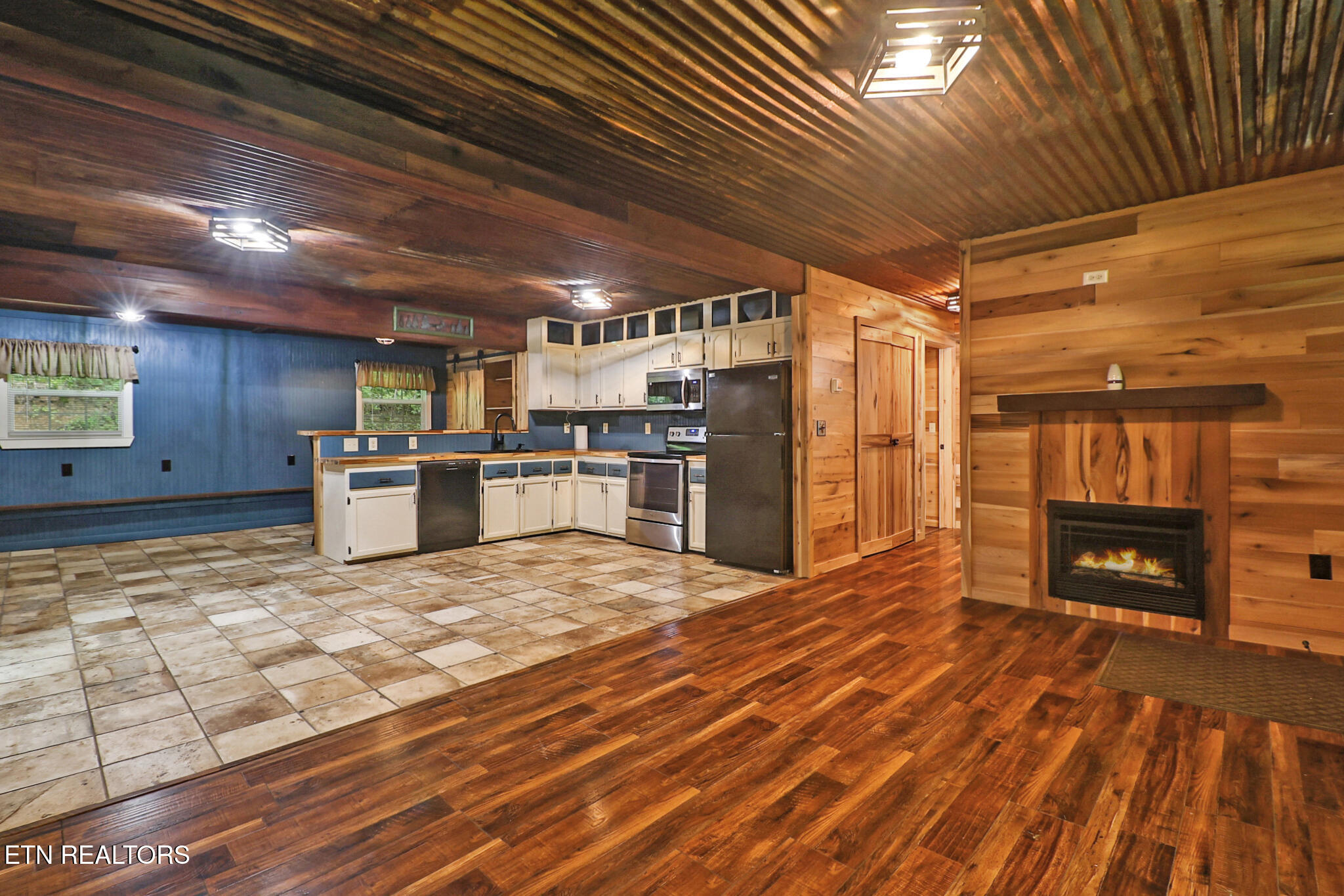 615 E Robbins Road Robbins TN 37852