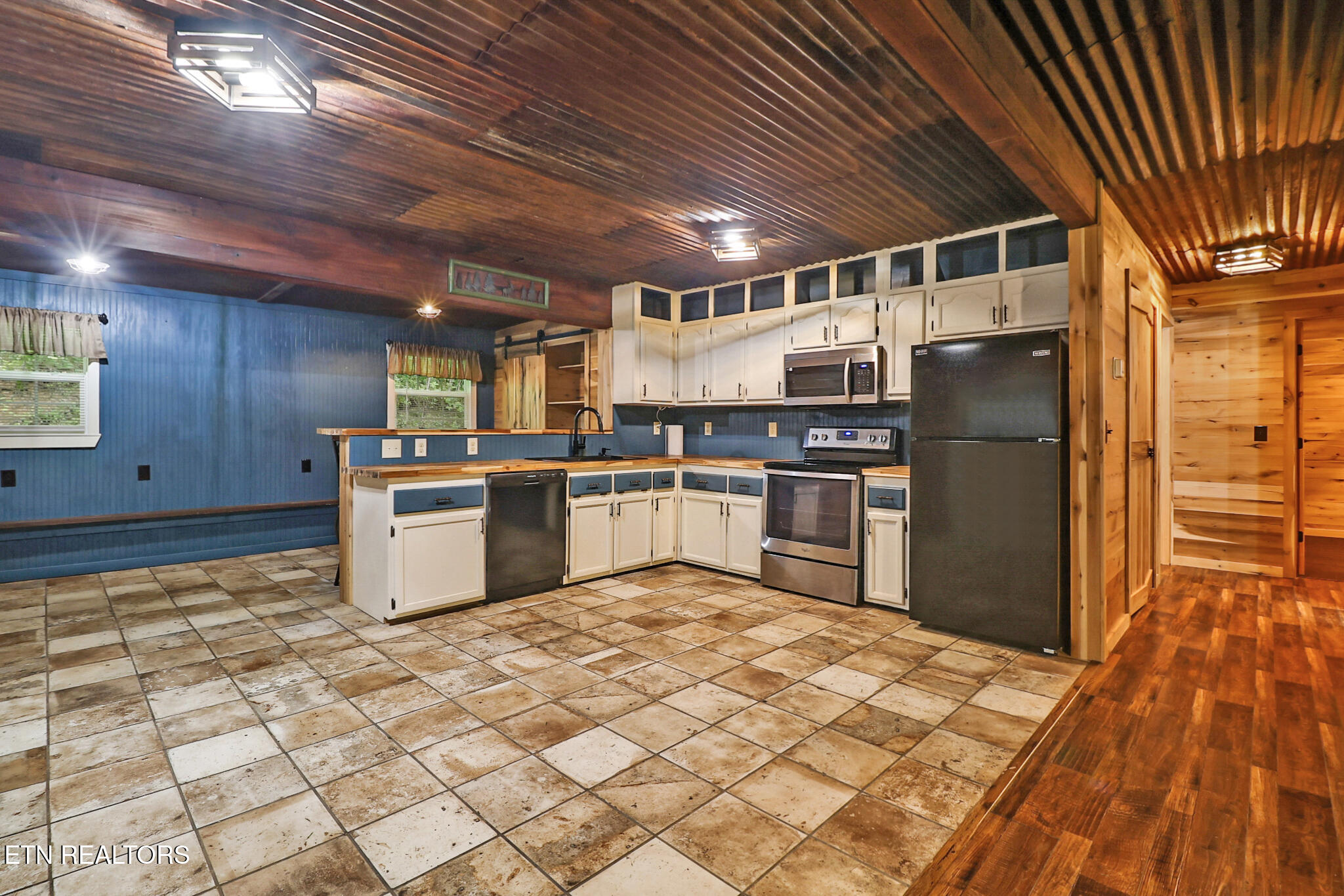 615 E Robbins Road Robbins TN 37852