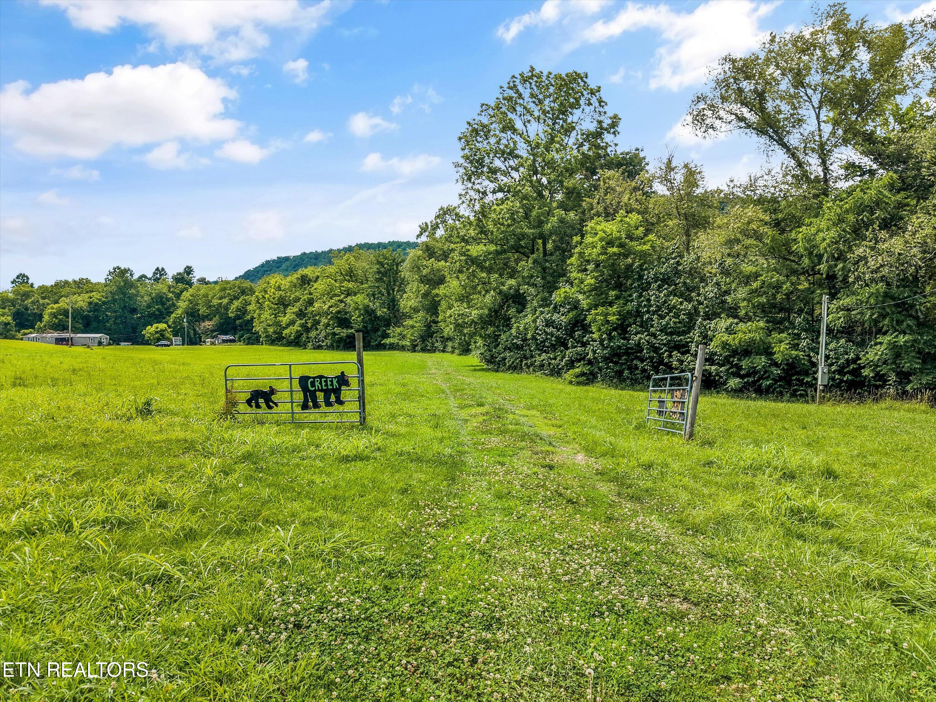 4845 Pearl Valley Road Sevierville TN 37876