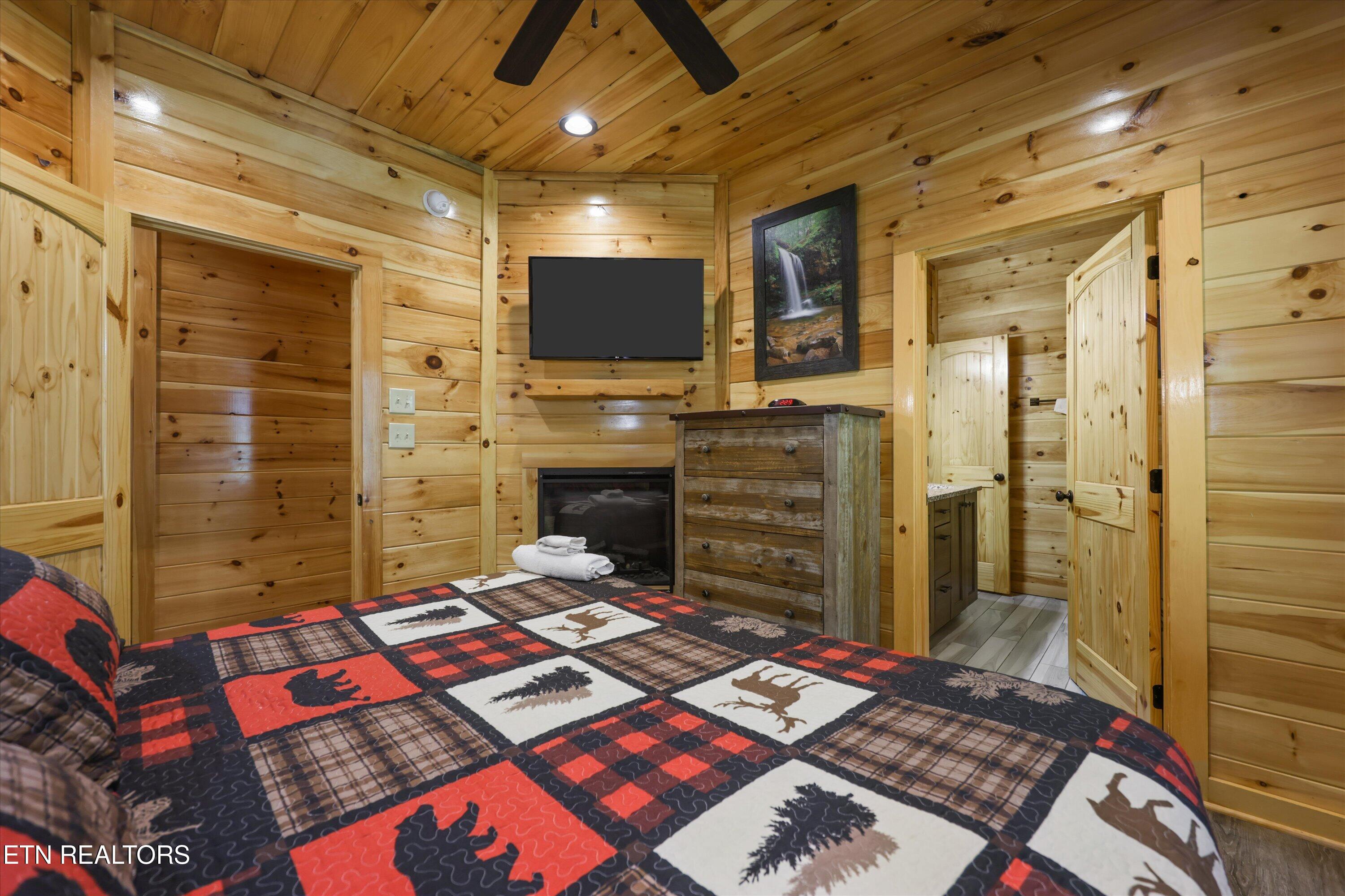 655 Gatlinburg Falls Way Gatlinburg TN 37738