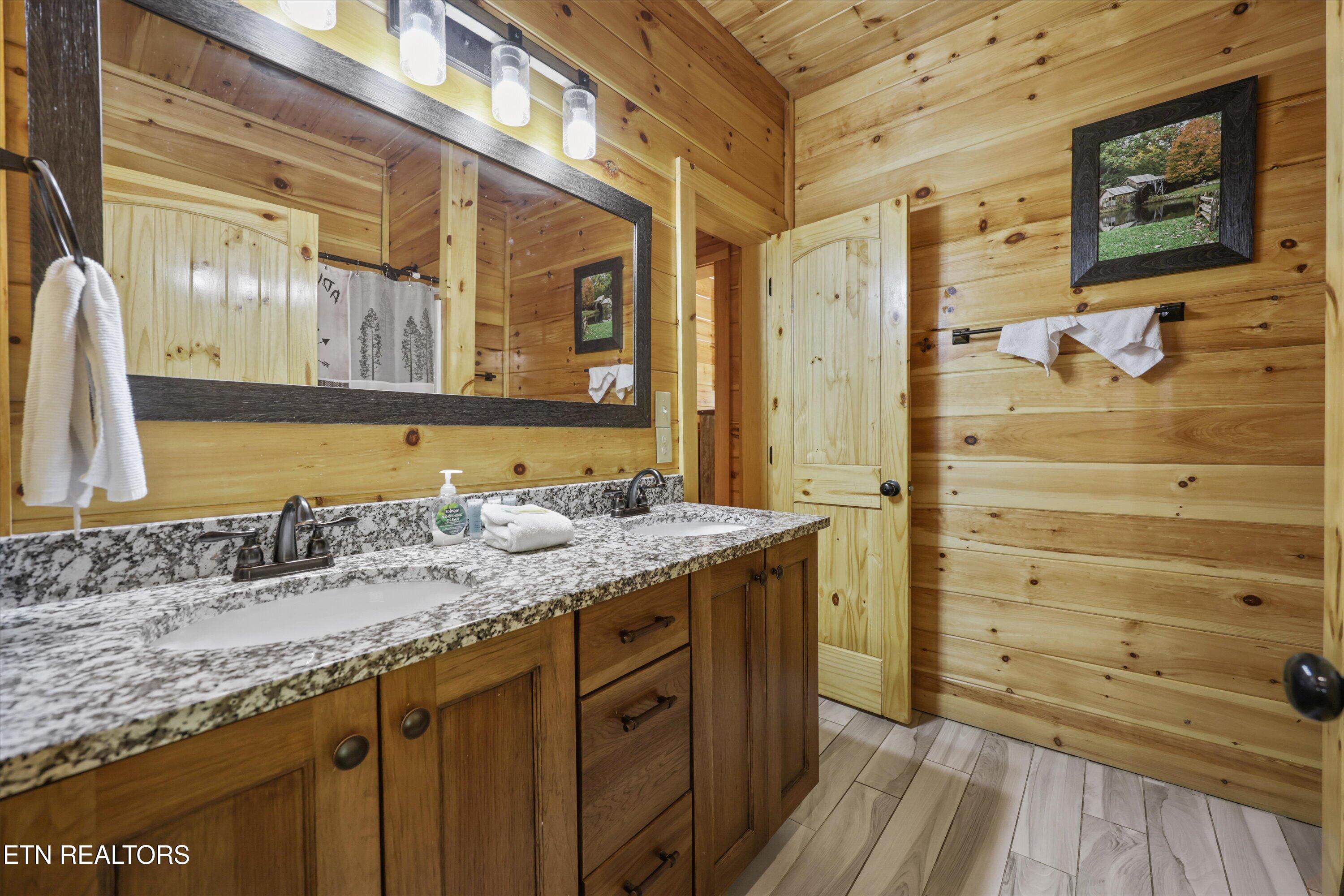 655 Gatlinburg Falls Way Gatlinburg TN 37738