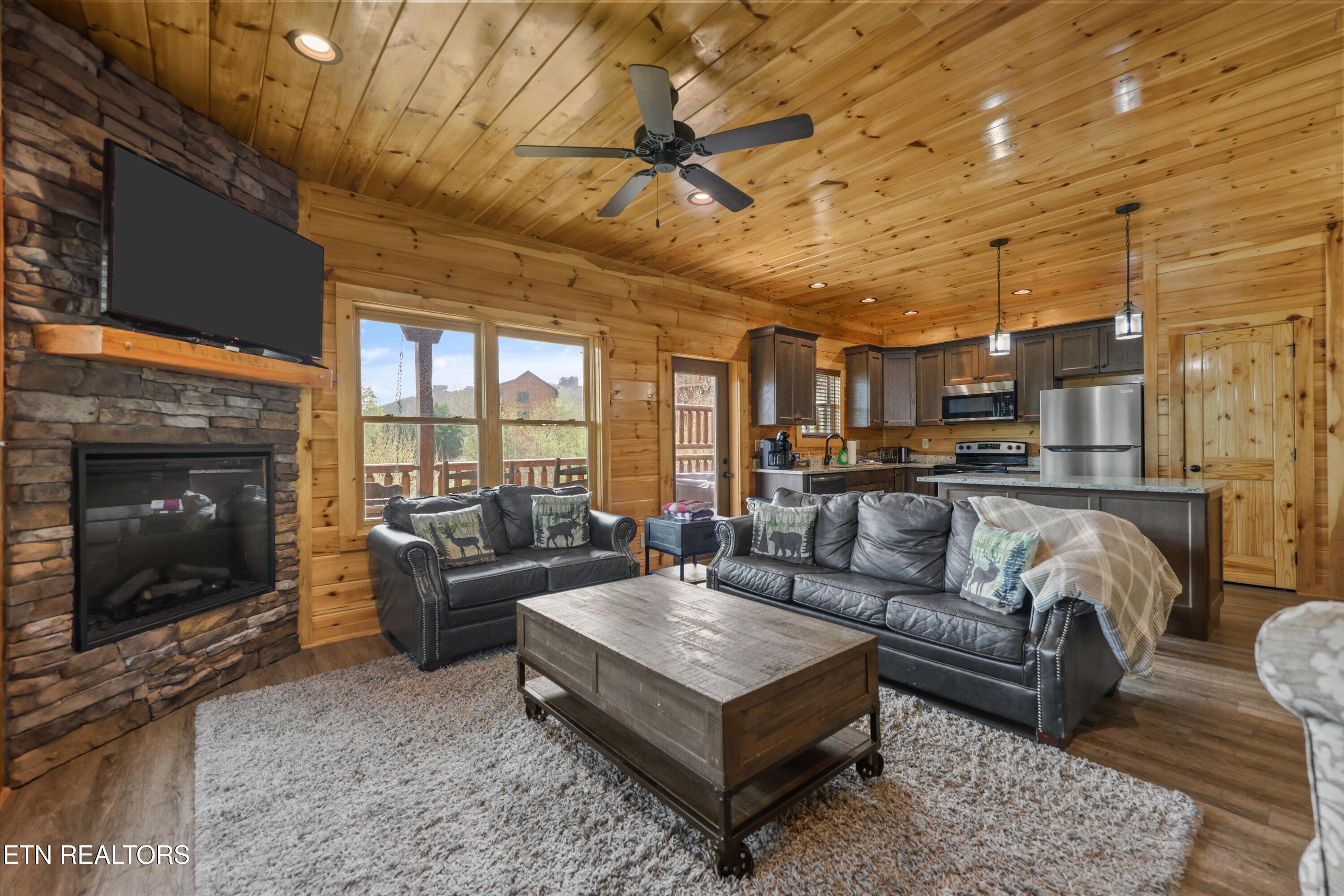 655 Gatlinburg Falls Way Gatlinburg TN 37738