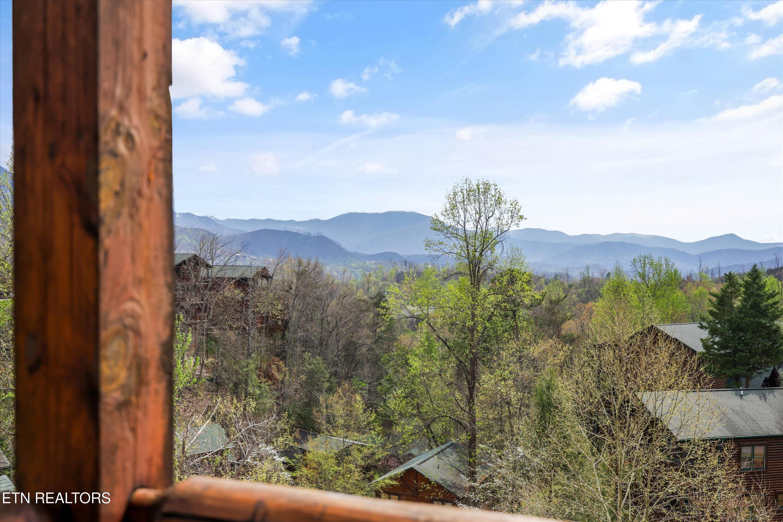 655 Gatlinburg Falls Way Gatlinburg TN 37738