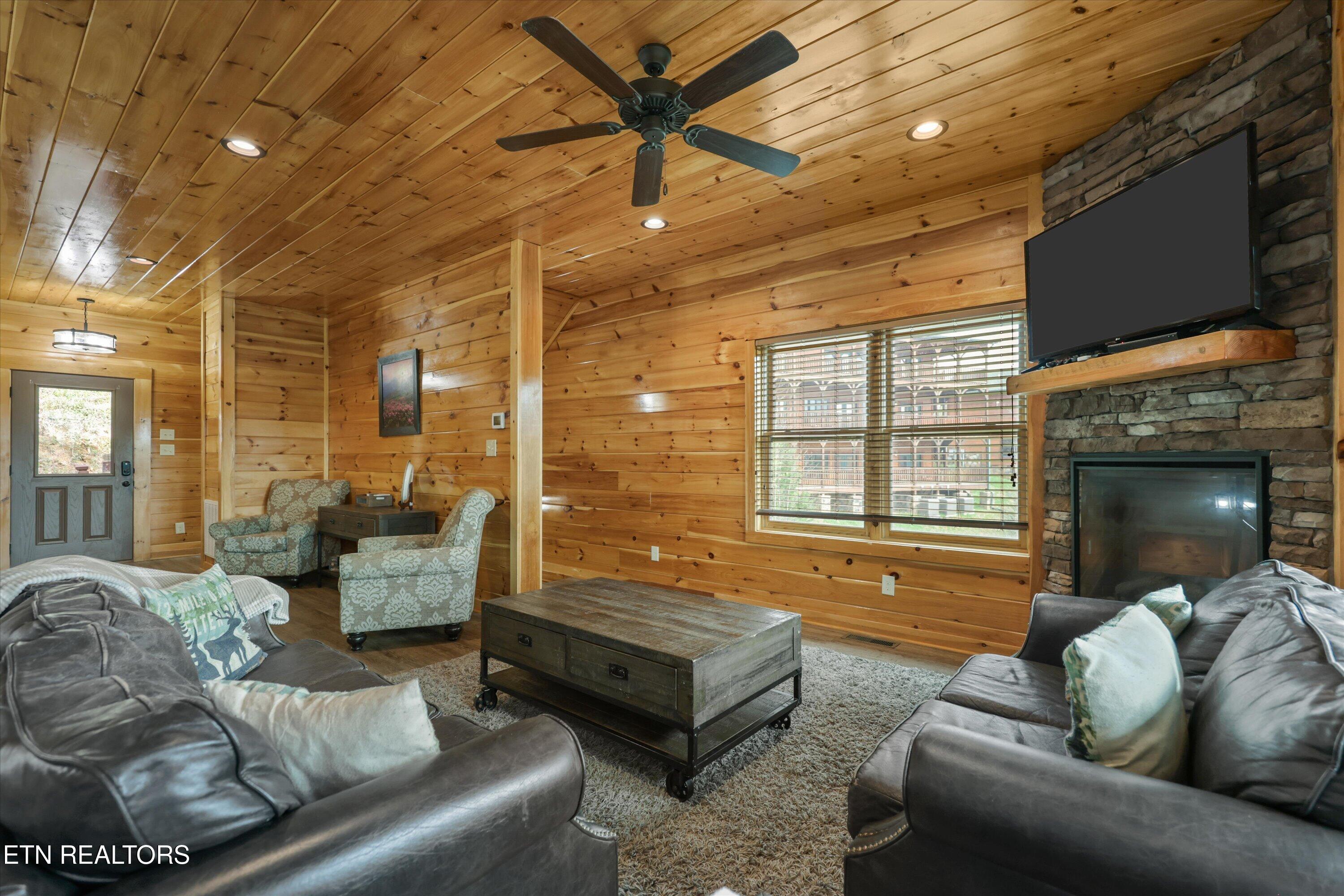 655 Gatlinburg Falls Way Gatlinburg TN 37738