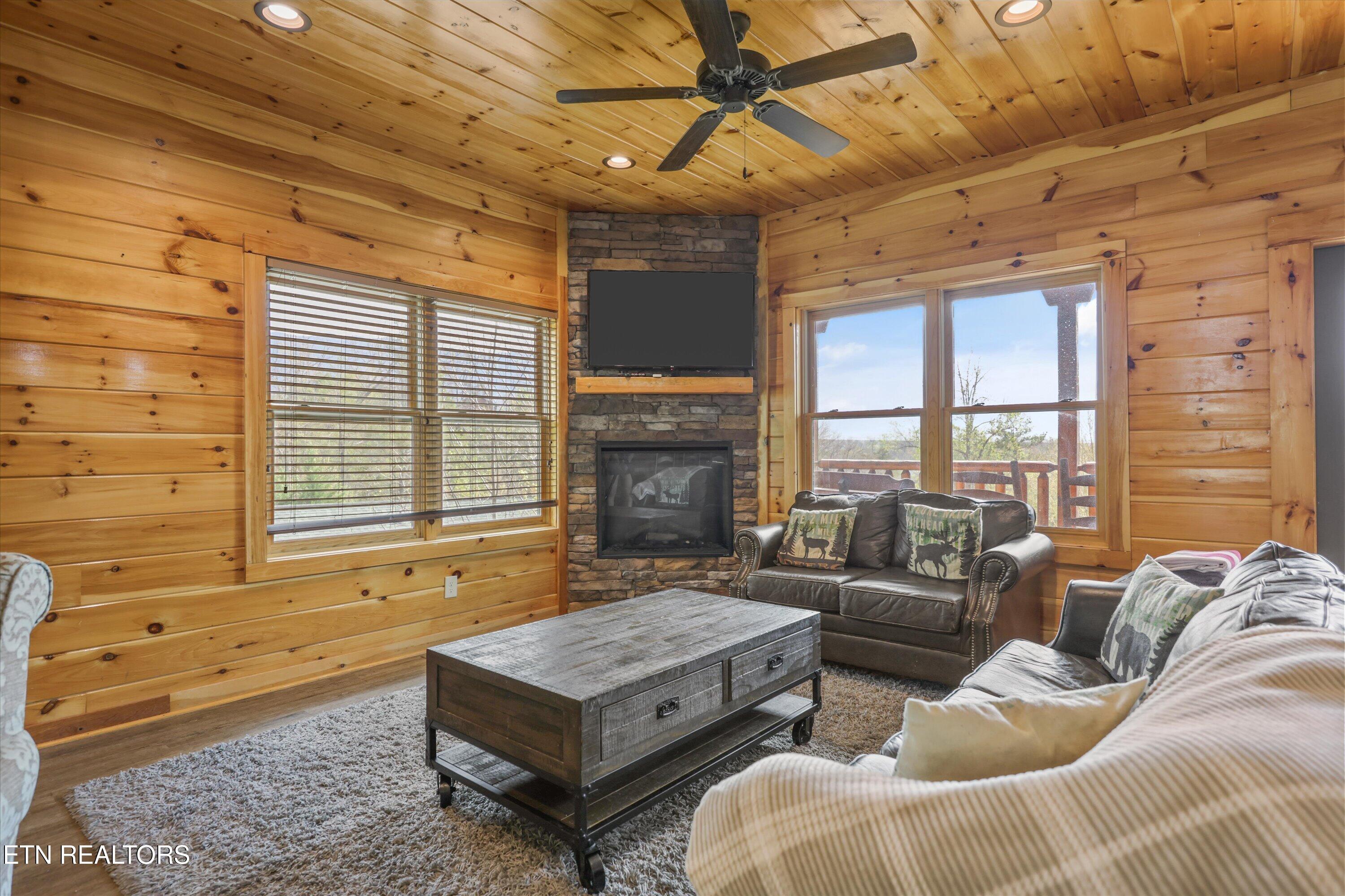 655 Gatlinburg Falls Way Gatlinburg TN 37738