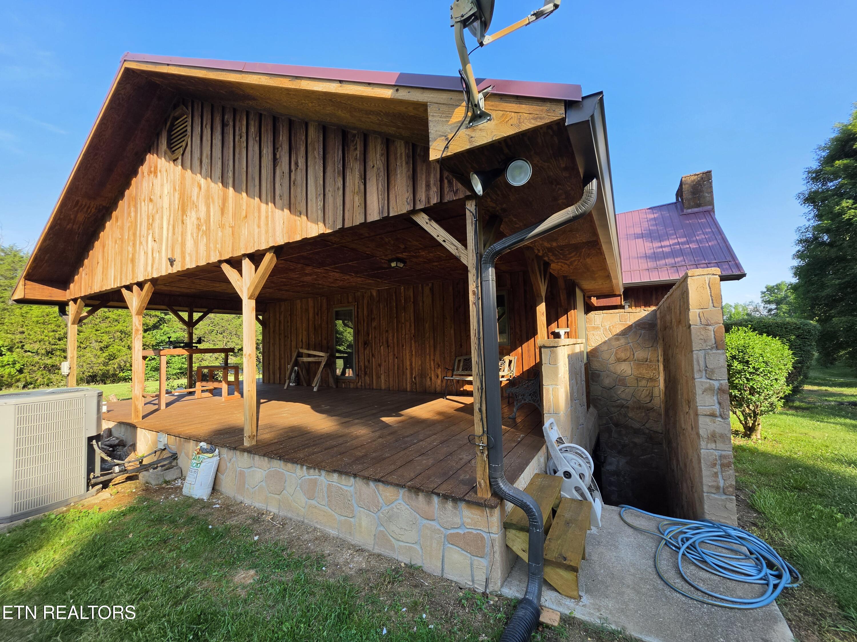 264 Carlos Road Sneedville TN 37869