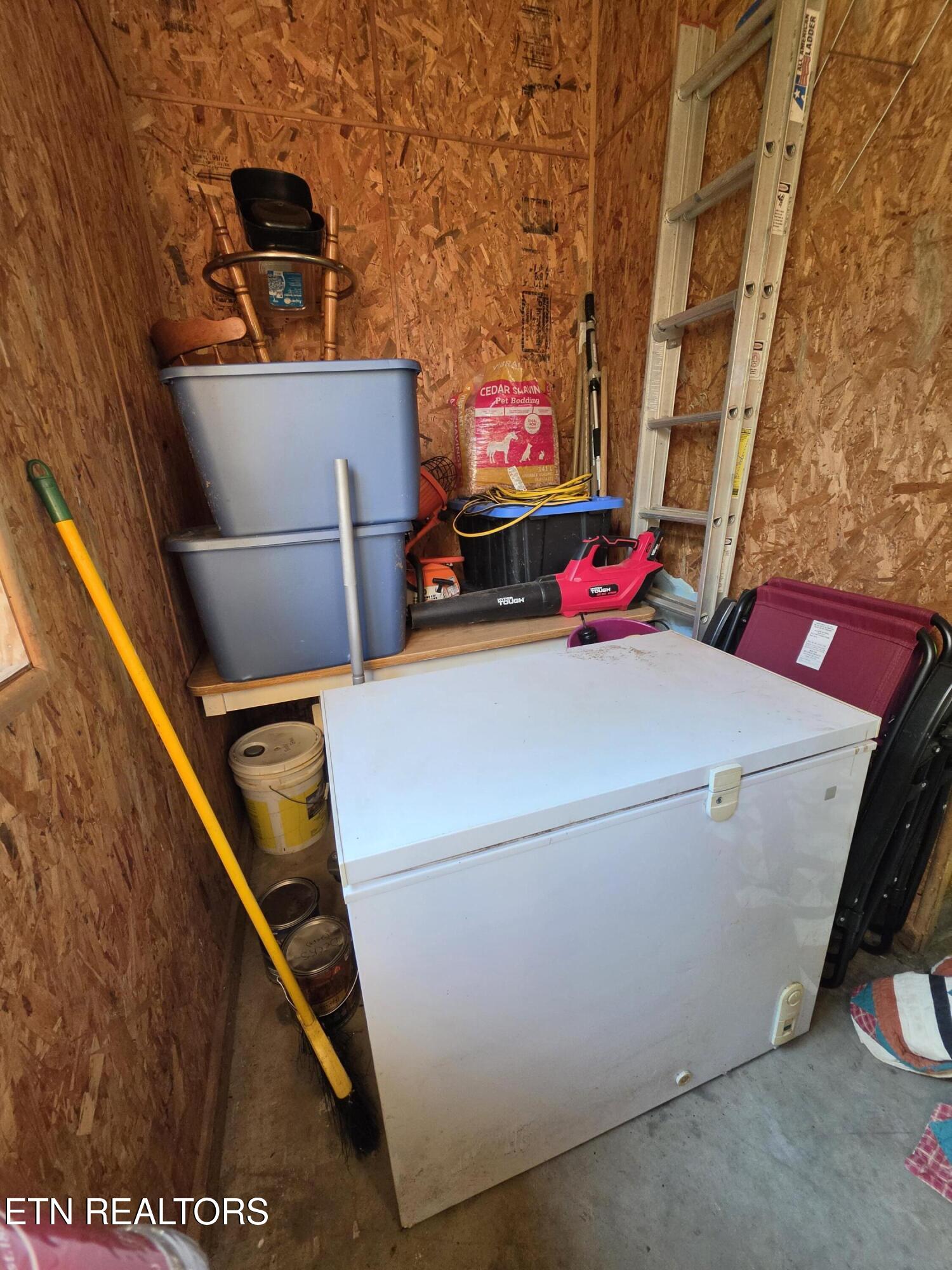 264 Carlos Road Sneedville TN 37869