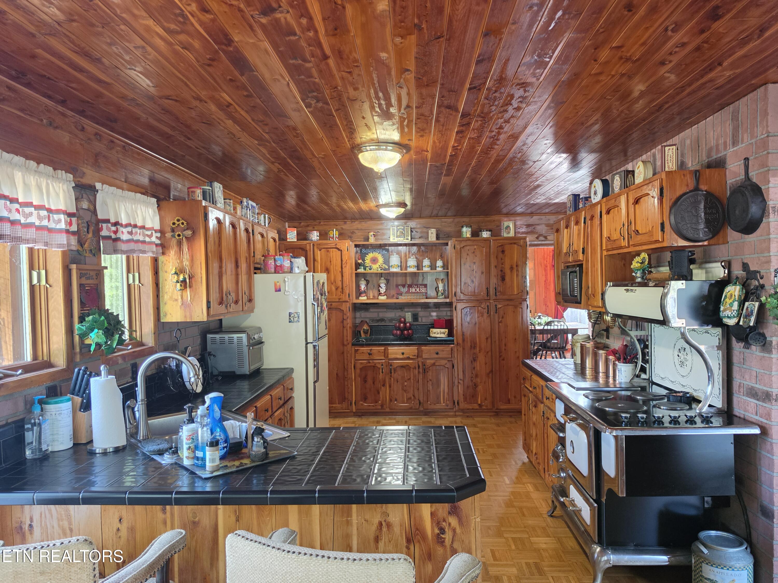 264 Carlos Road Sneedville TN 37869