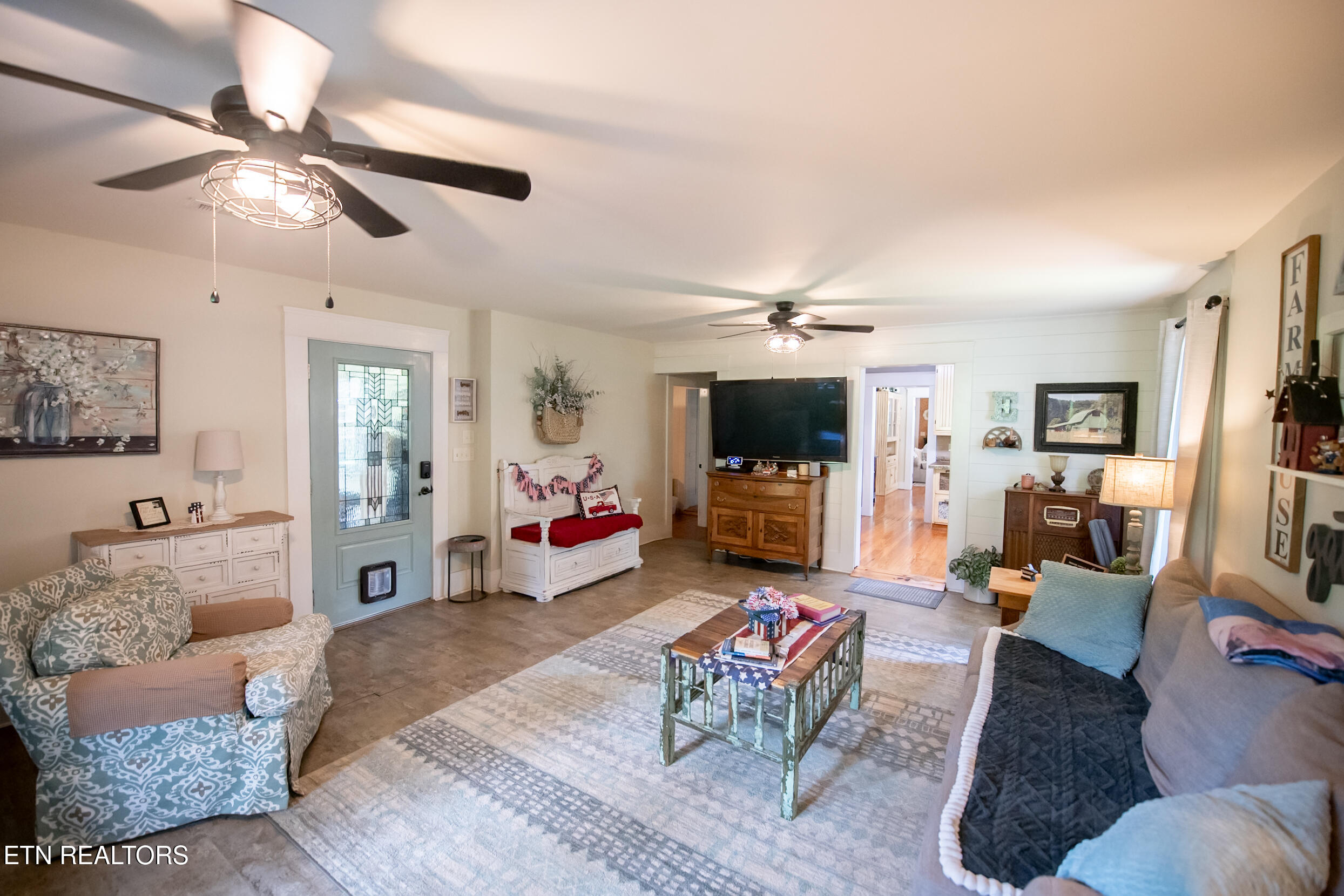 1311 N Main Street Sweetwater TN 37874