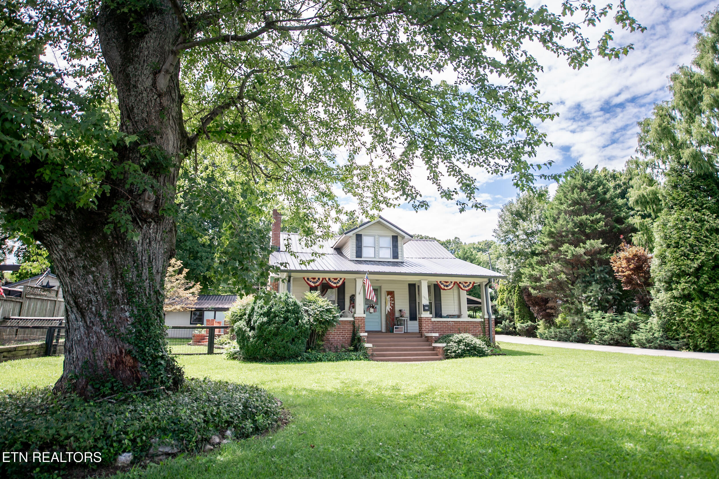 1311 N Main Street Sweetwater TN 37874