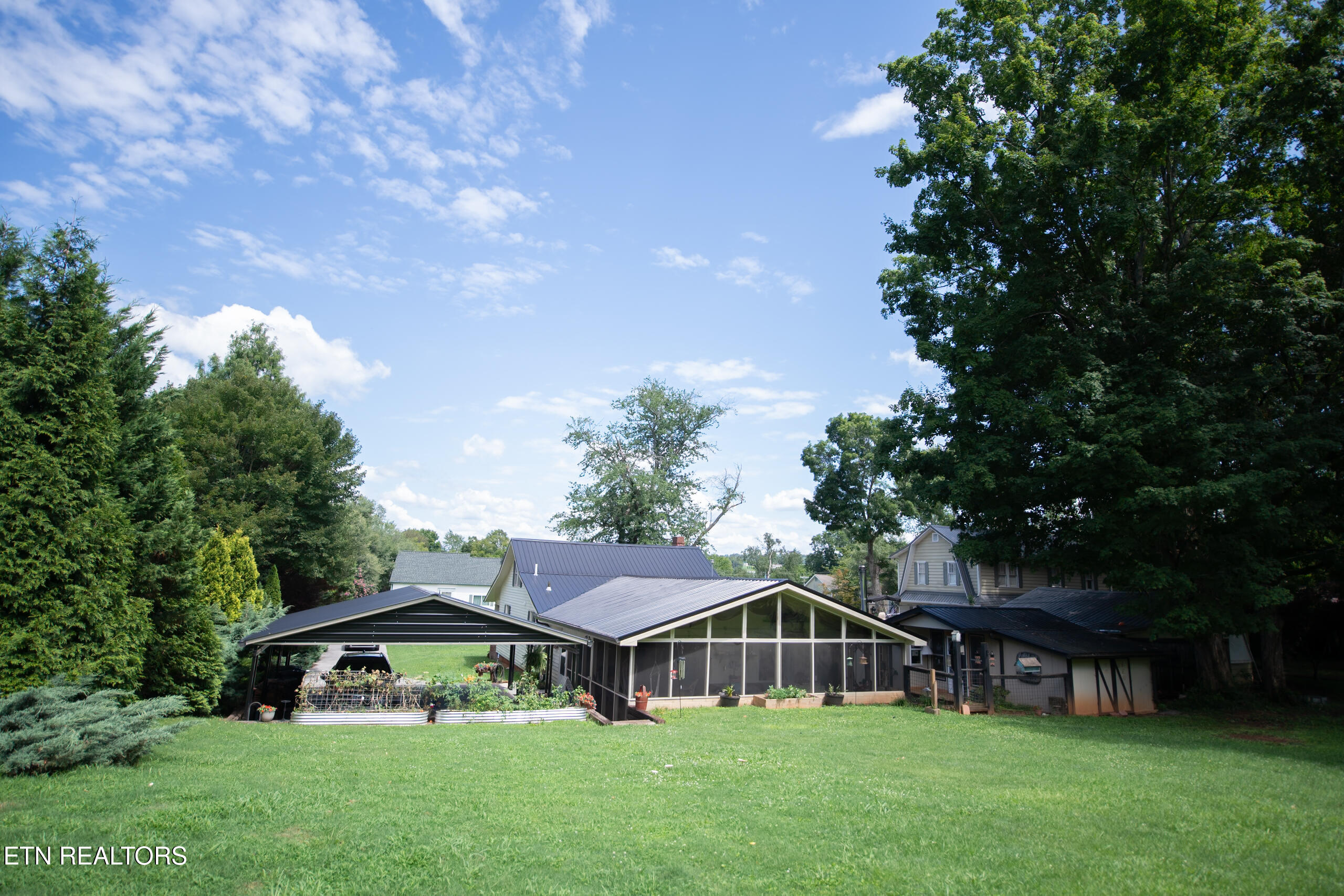 1311 N Main Street Sweetwater TN 37874