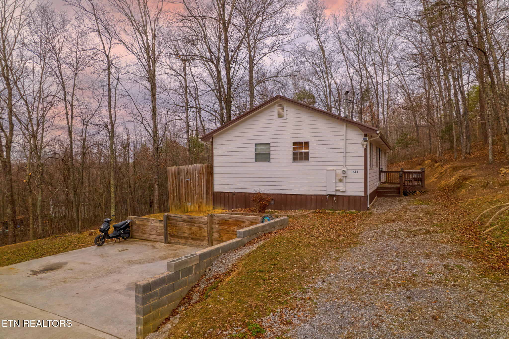 1614 Dogwood Street Sevierville TN 37876