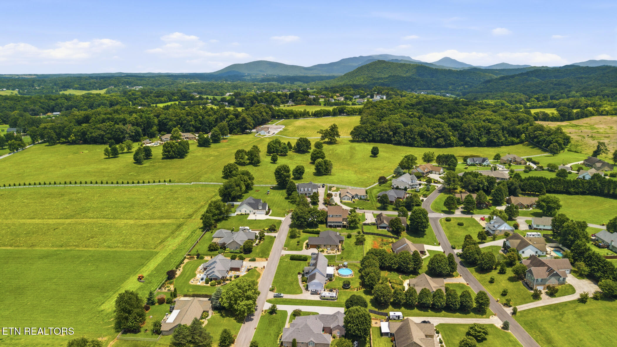 1961 Chelsea Jo Lane Sevierville TN 37876