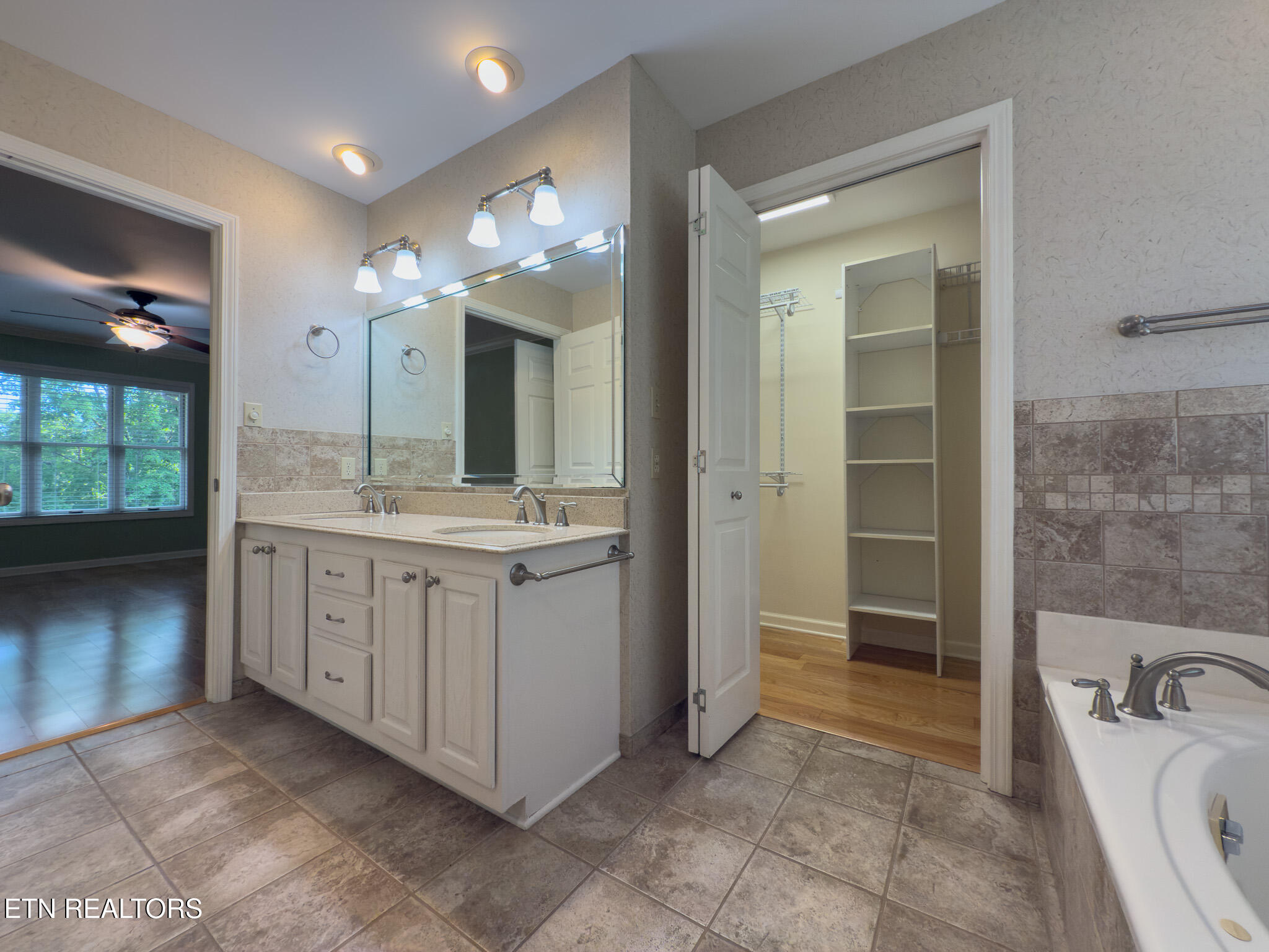 207 Chota Hills Lane Loudon TN 37774