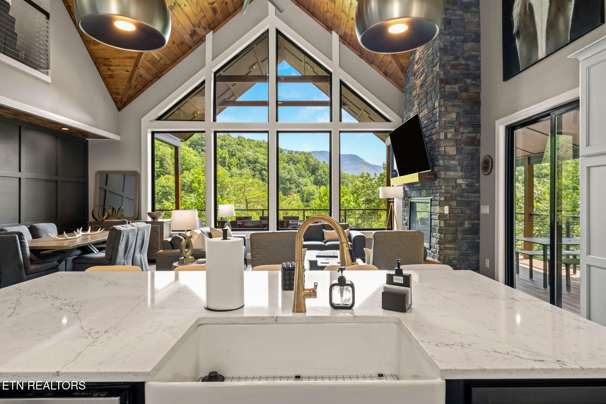 622 Coronation Street Gatlinburg TN 37738