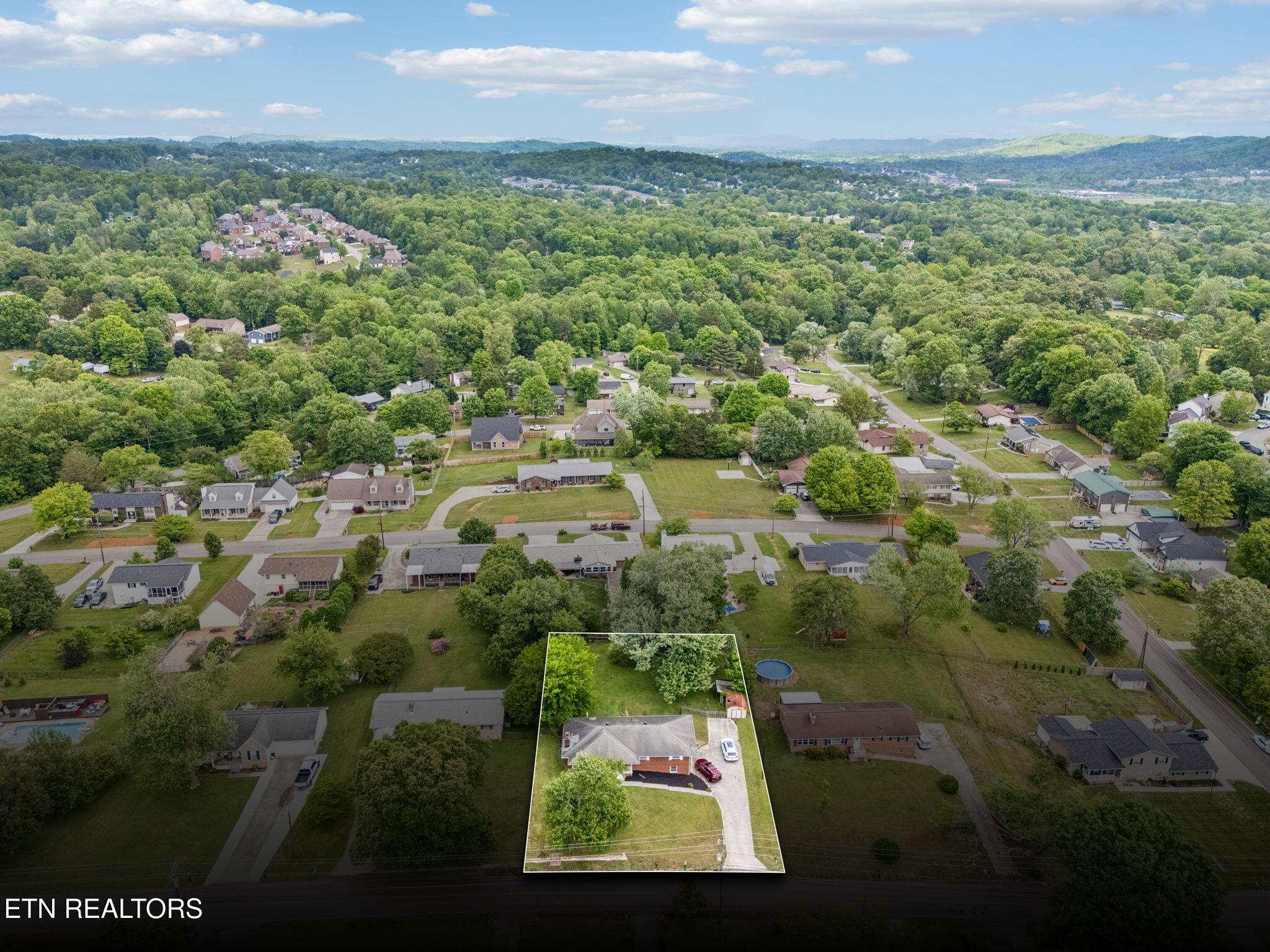 8012 Sharp Road Powell TN 37849