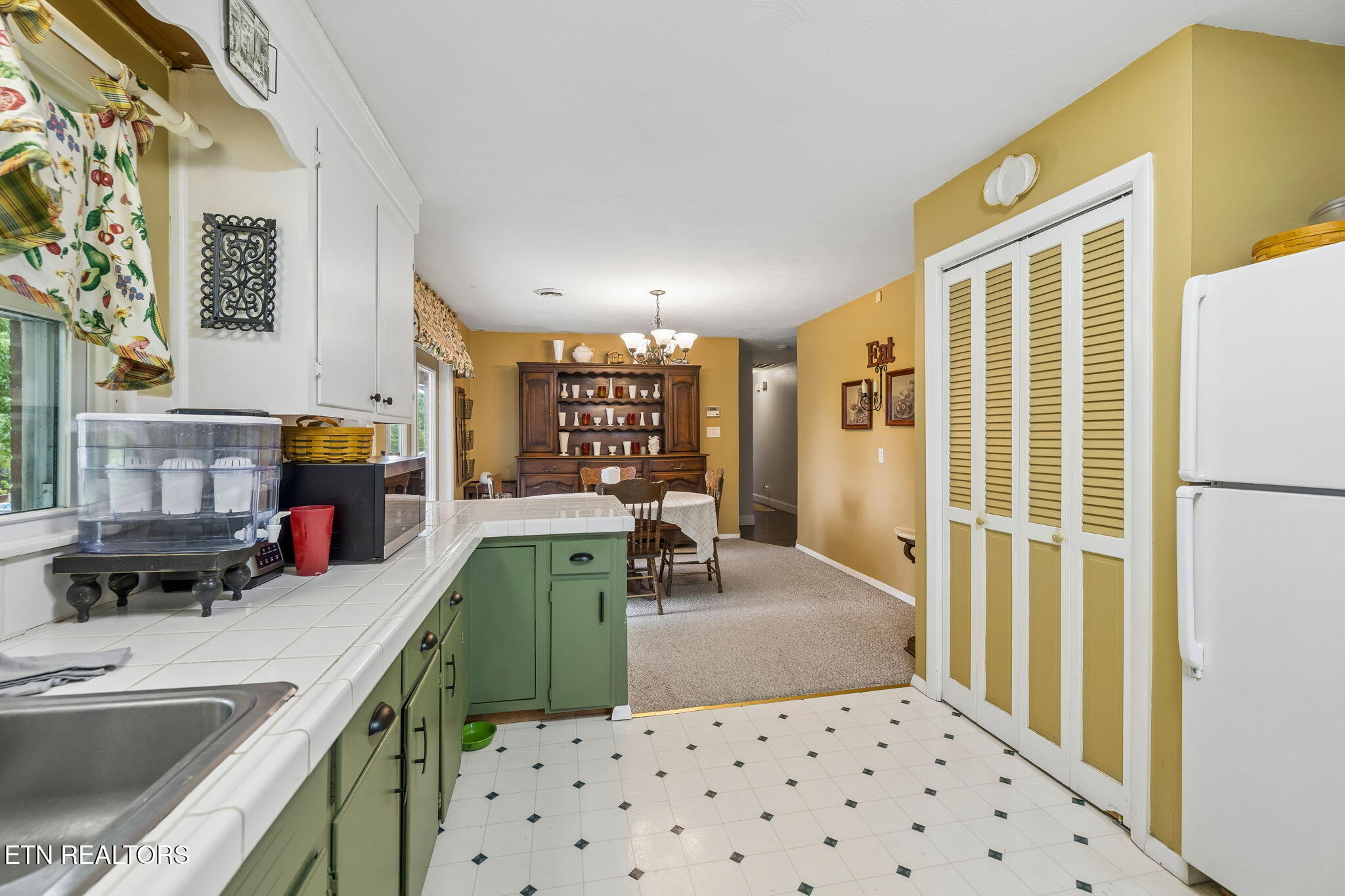 8012 Sharp Road Powell TN 37849
