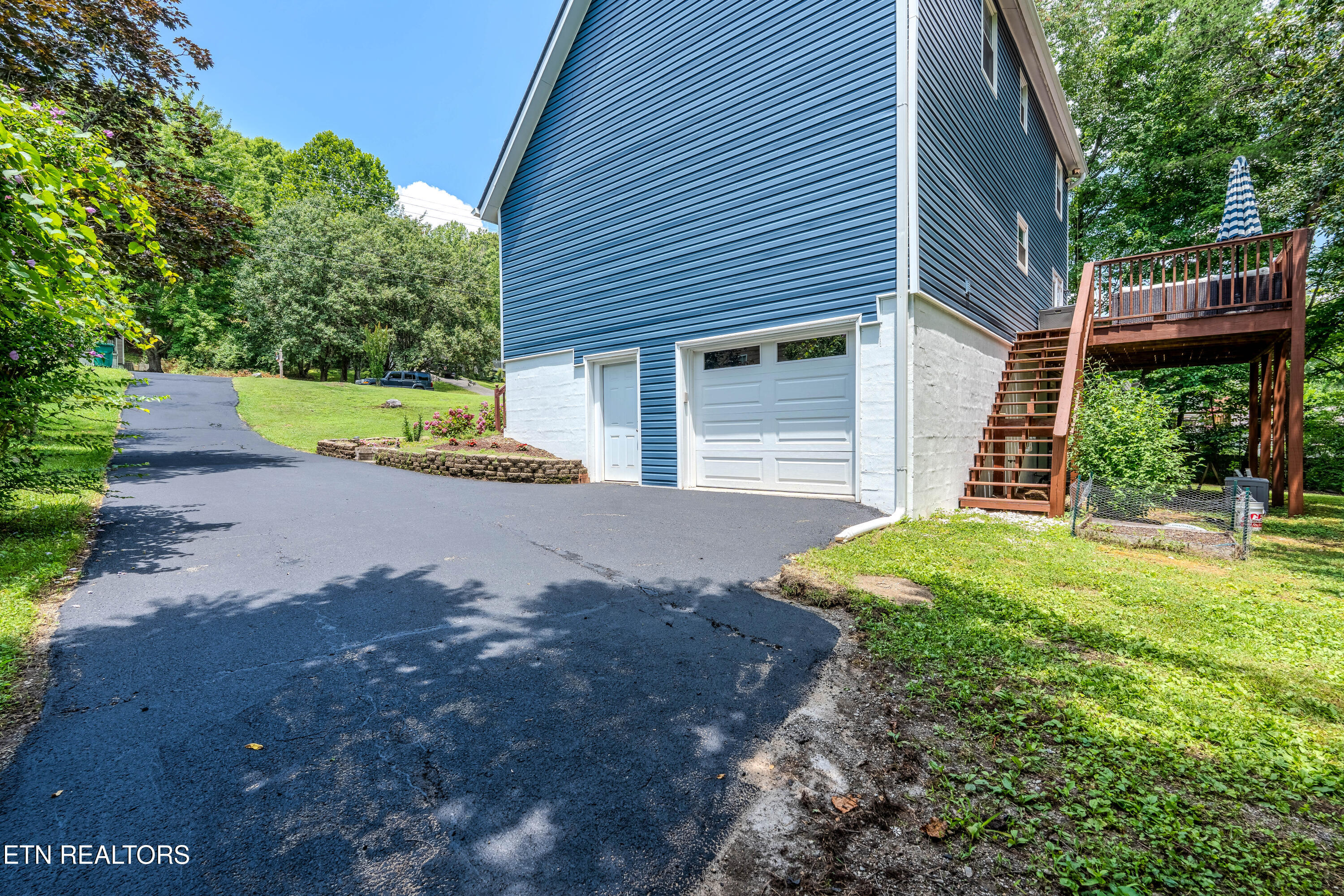 10112 Lonesome Pine Drive Knoxville TN 37932