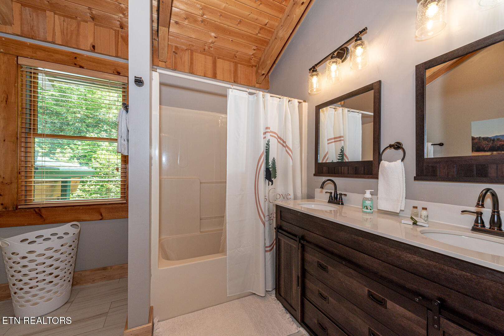985 Old Cades Cove Road Townsend TN 37882