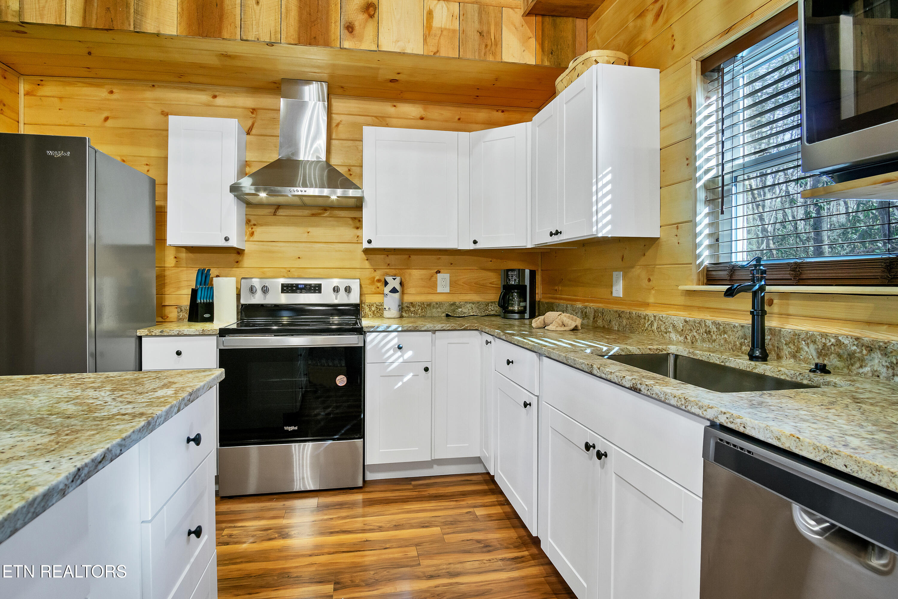 985 Old Cades Cove Road Townsend TN 37882