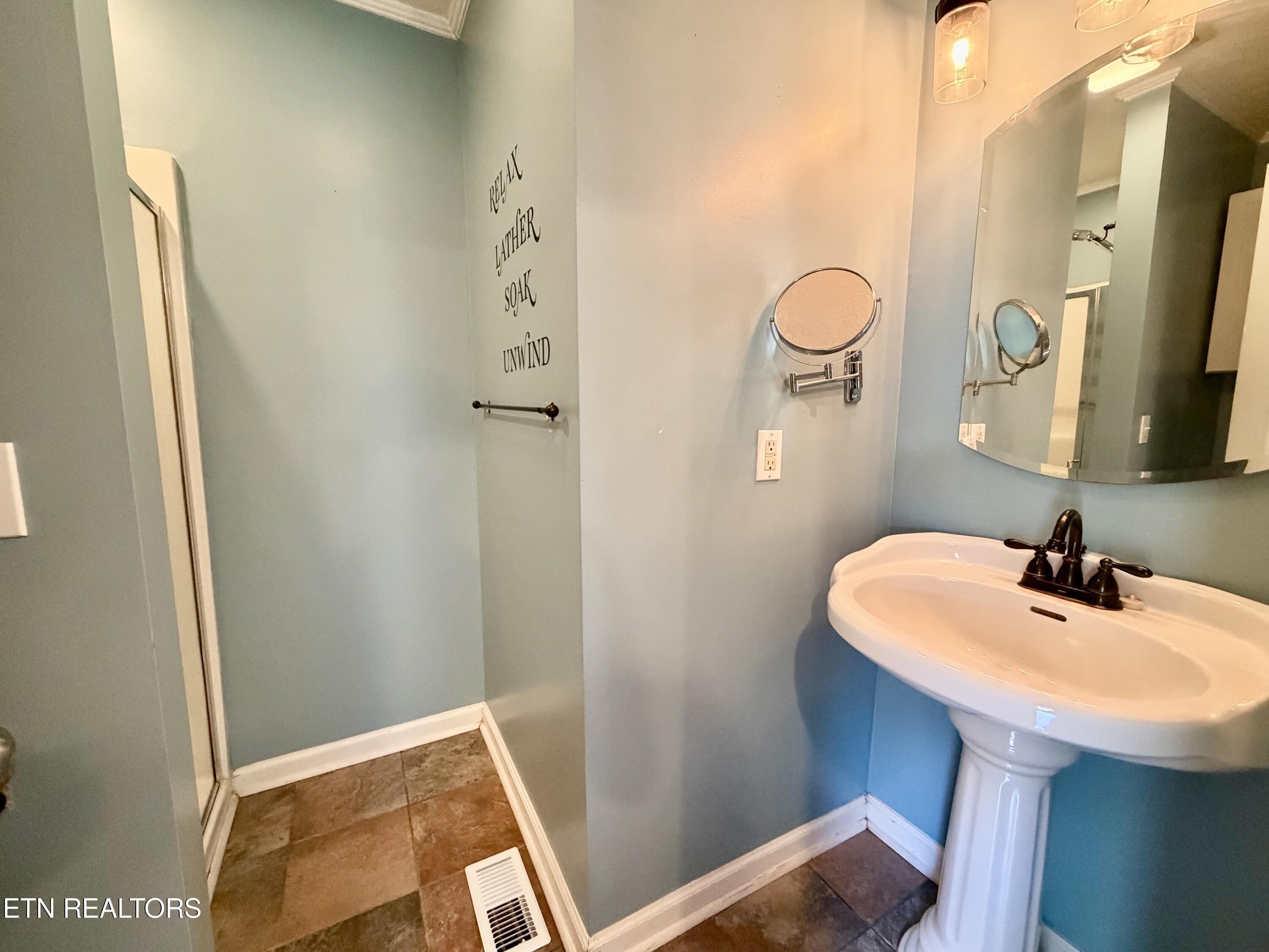 259 Cardwell Drive Tazewell TN 37879