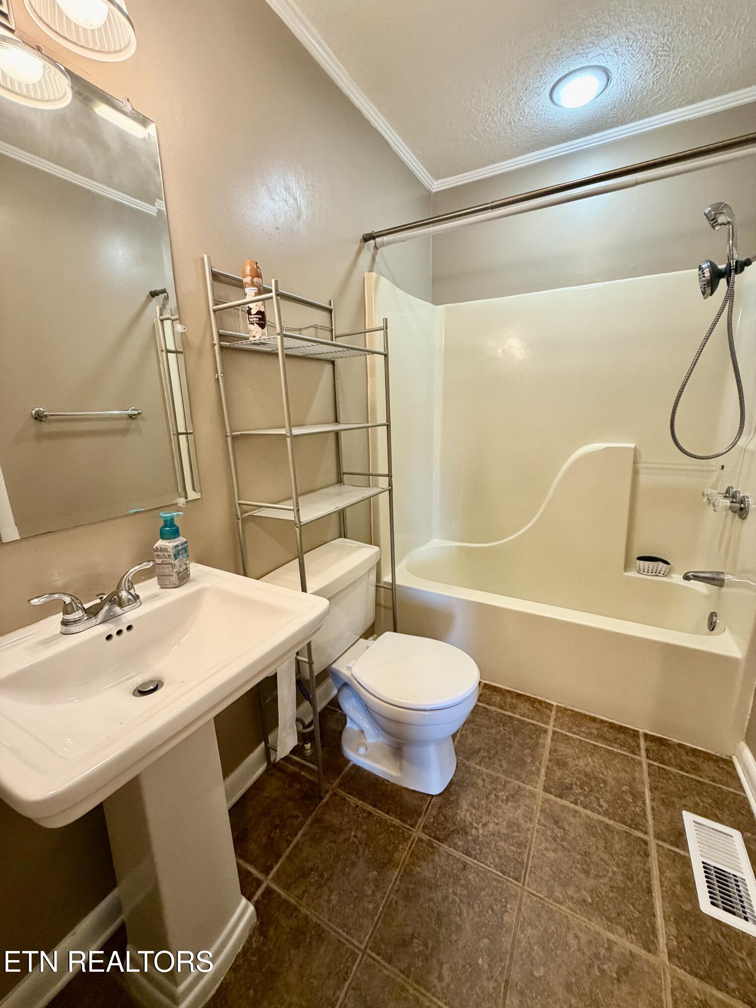 259 Cardwell Drive Tazewell TN 37879