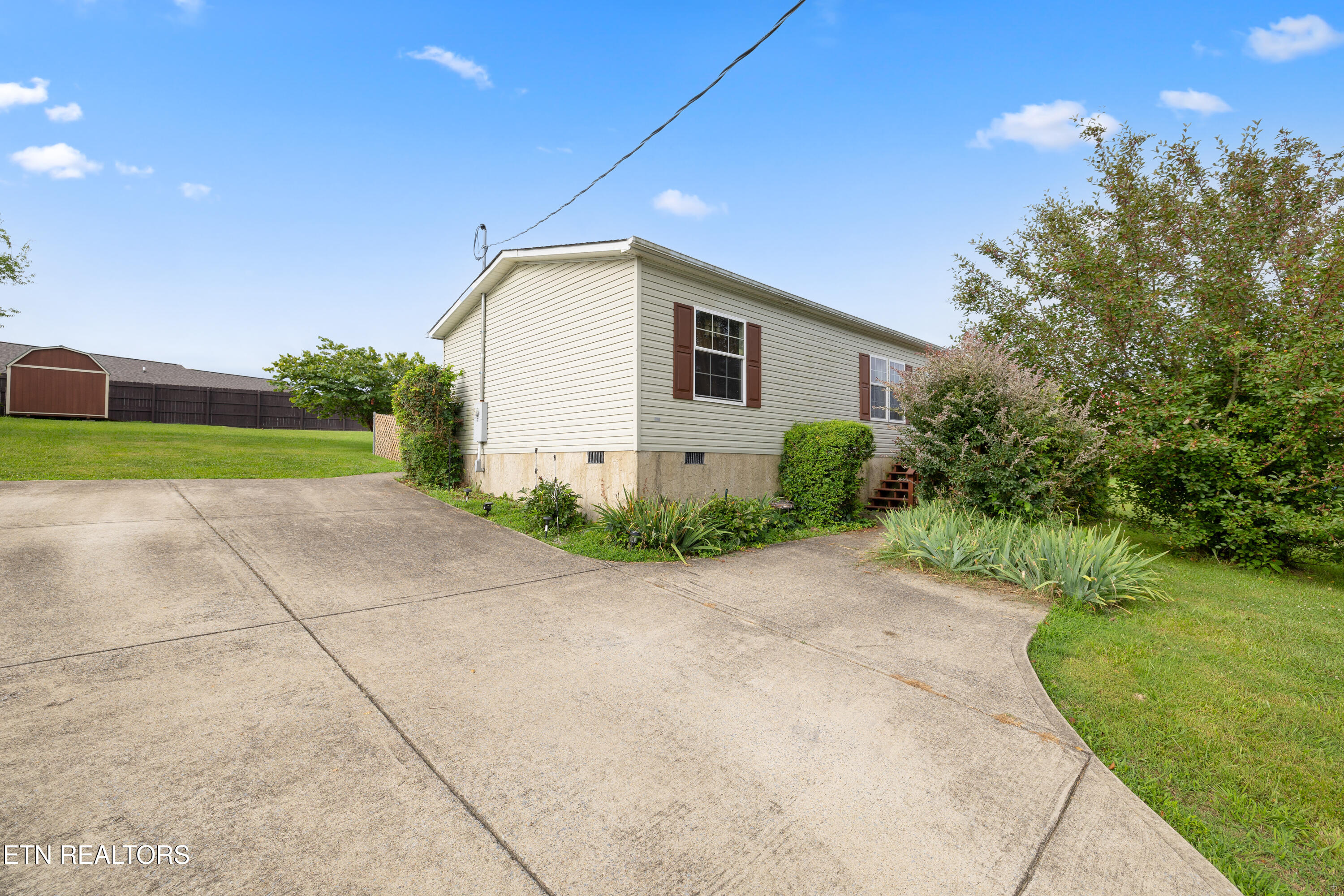 1832 C H Rankin Road Dandridge TN 37725