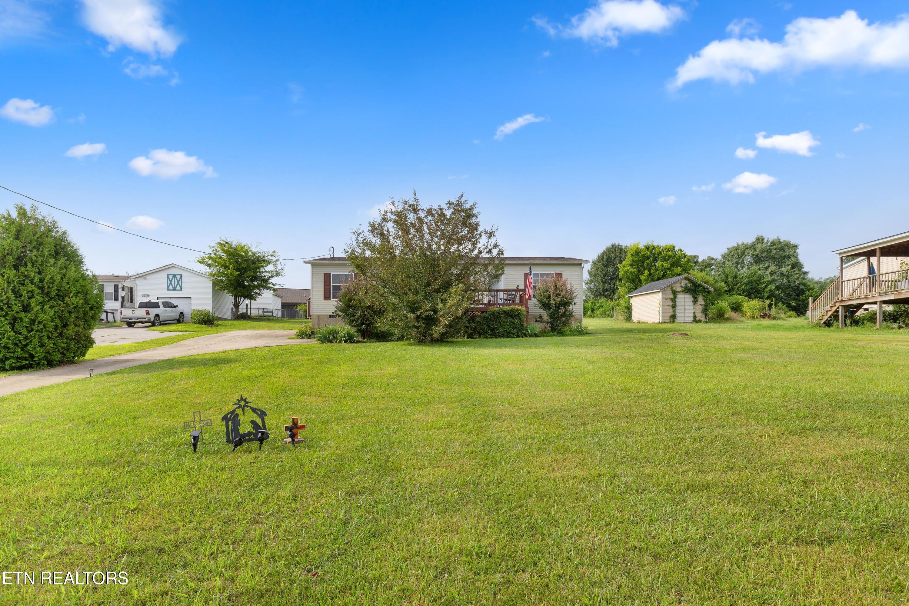 1832 C H Rankin Road Dandridge TN 37725