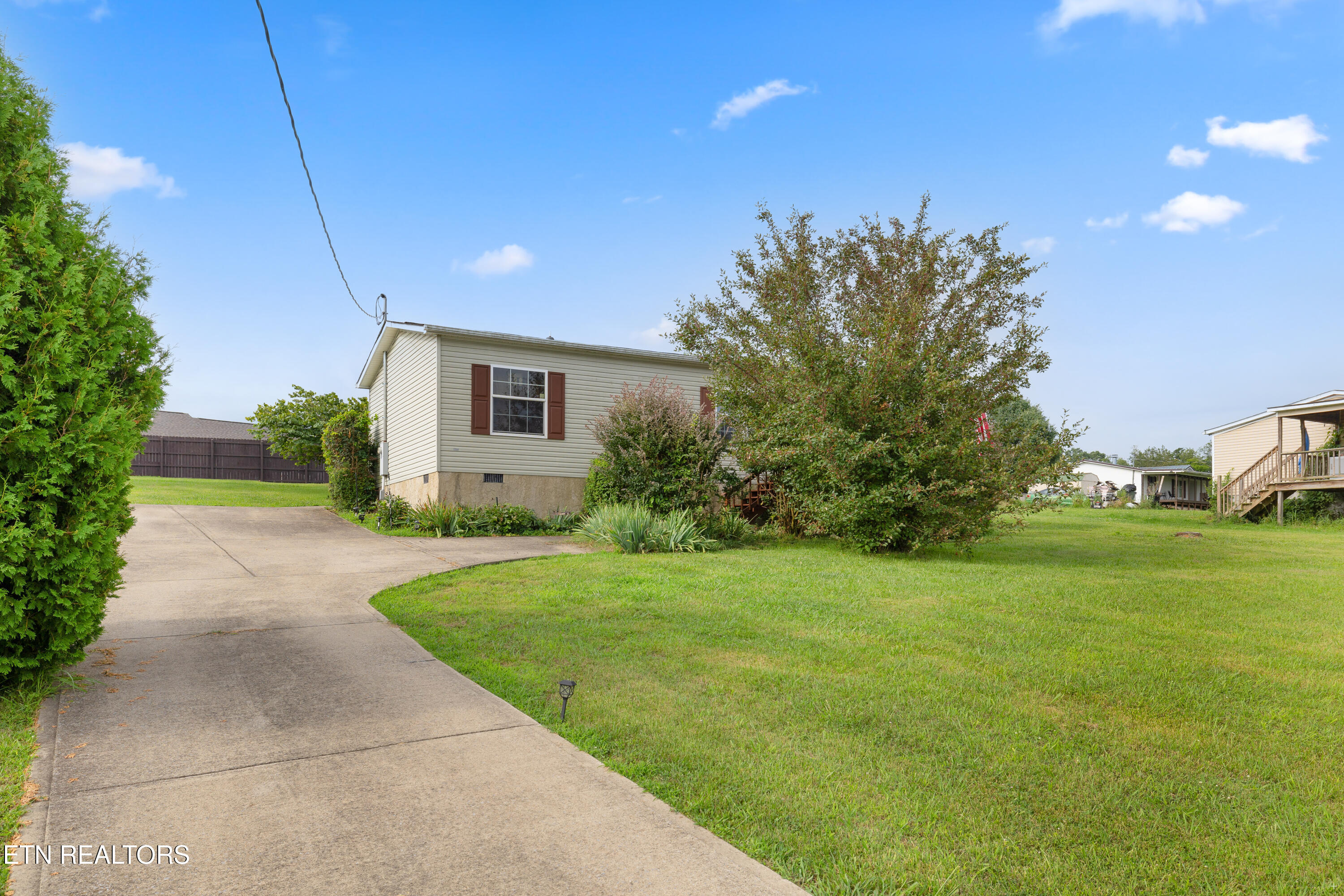1832 C H Rankin Road Dandridge TN 37725