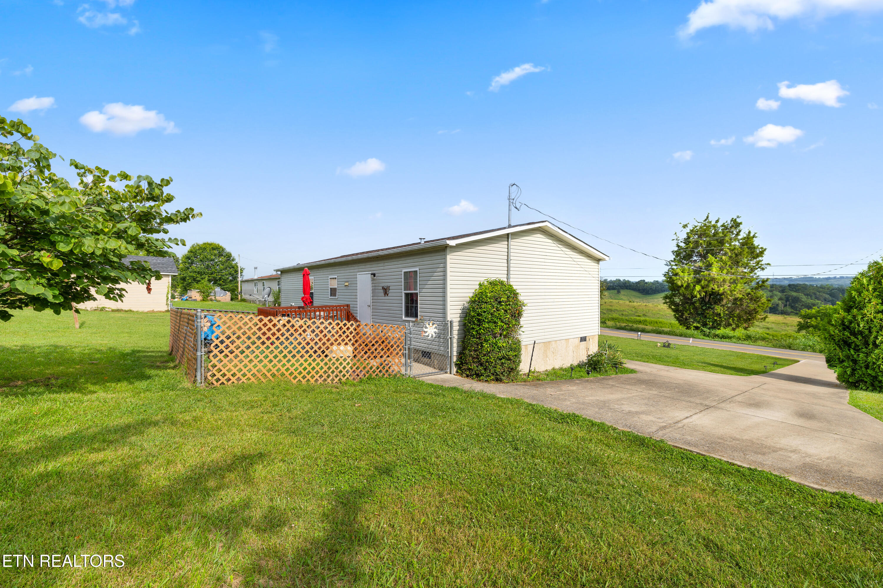 1832 C H Rankin Road Dandridge TN 37725