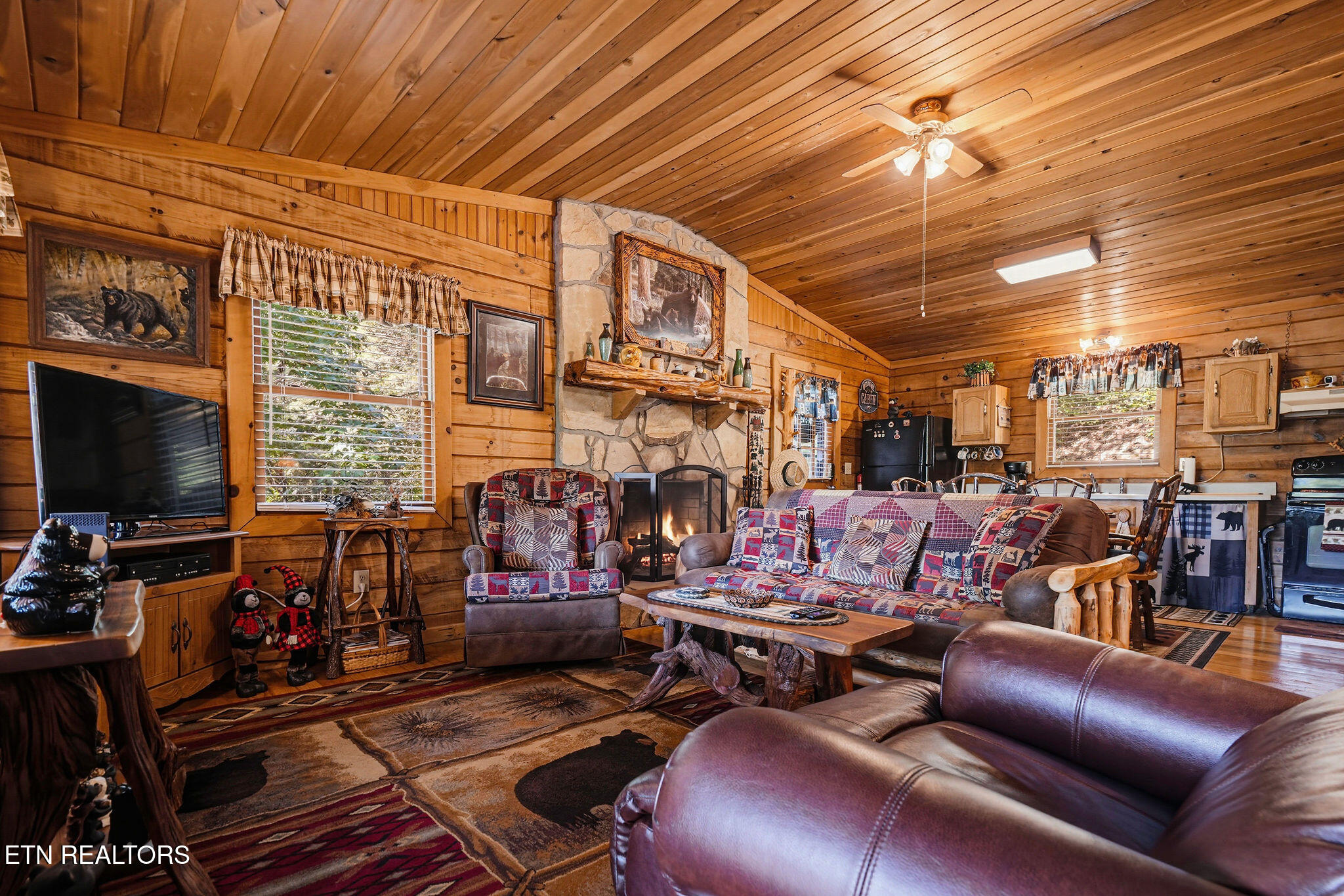 2934 Heavens Path Way Sevierville TN 37862