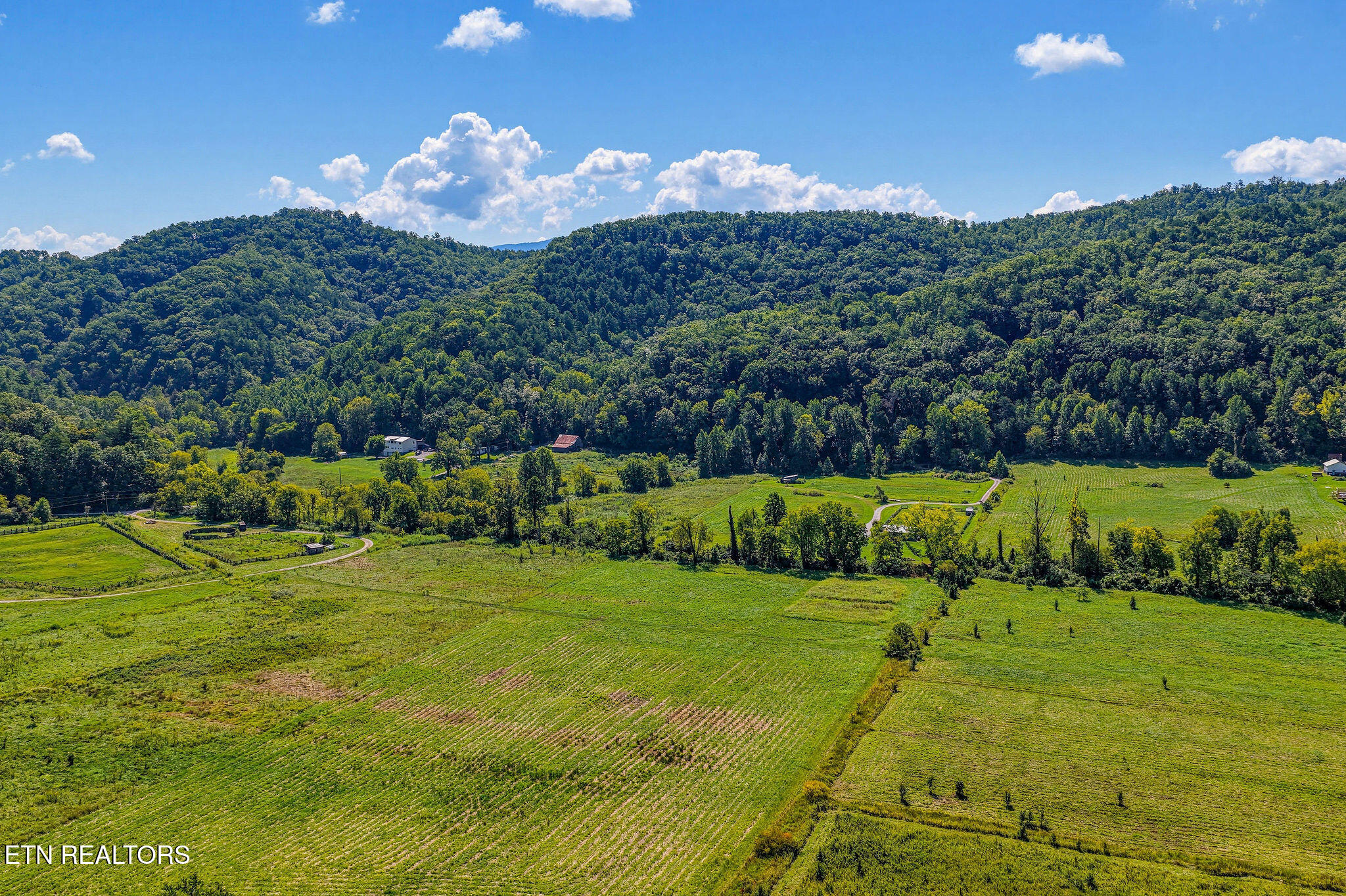 2934 Heavens Path Way Sevierville TN 37862